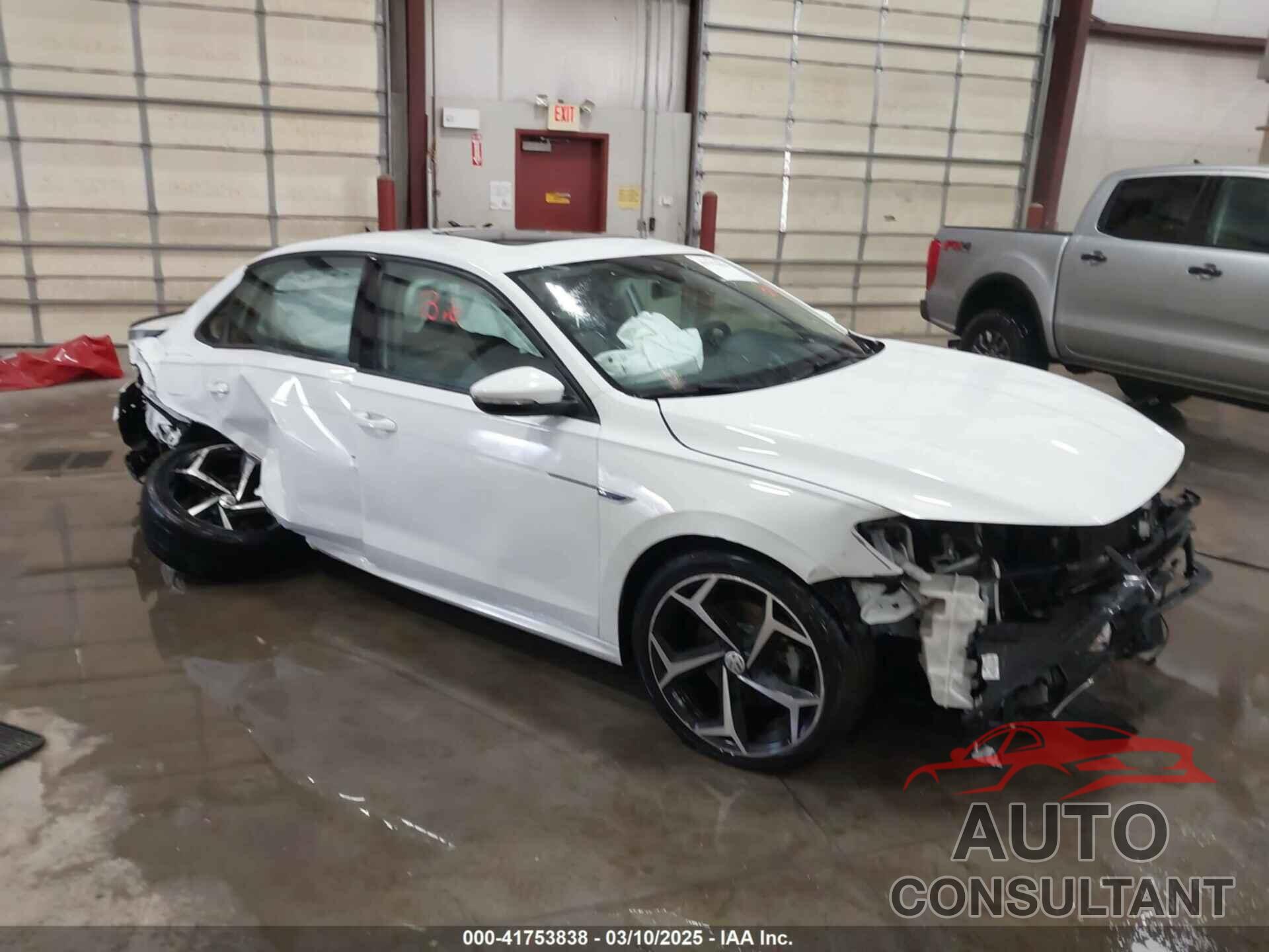 VOLKSWAGEN PASSAT 2020 - 1VWMA7A31LC011881