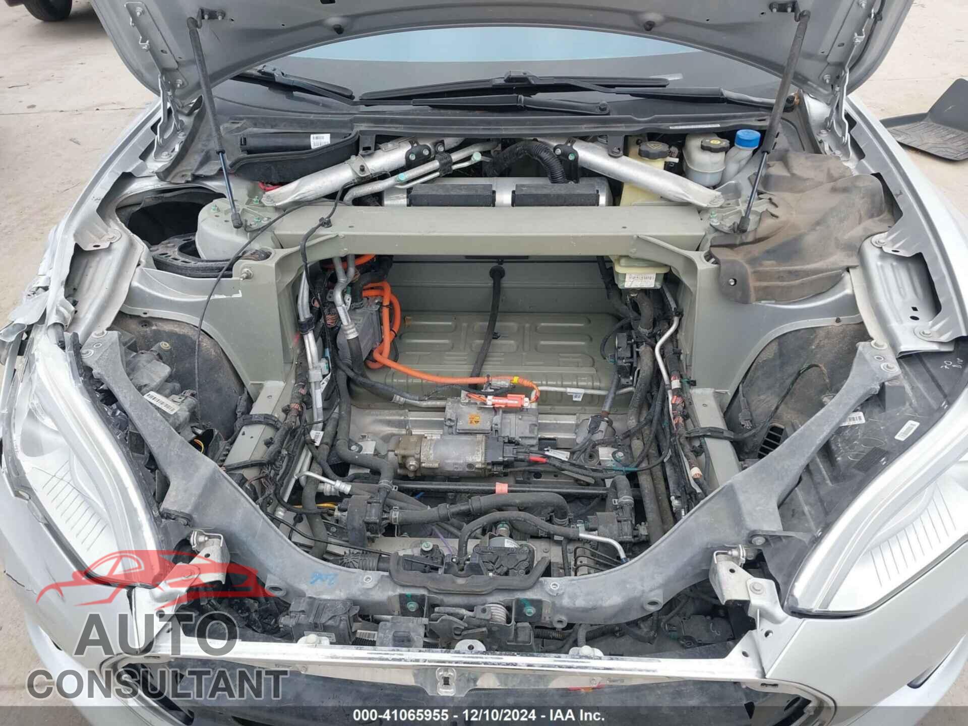 TESLA MODEL S 2013 - 5YJSA1DP2DFP17574