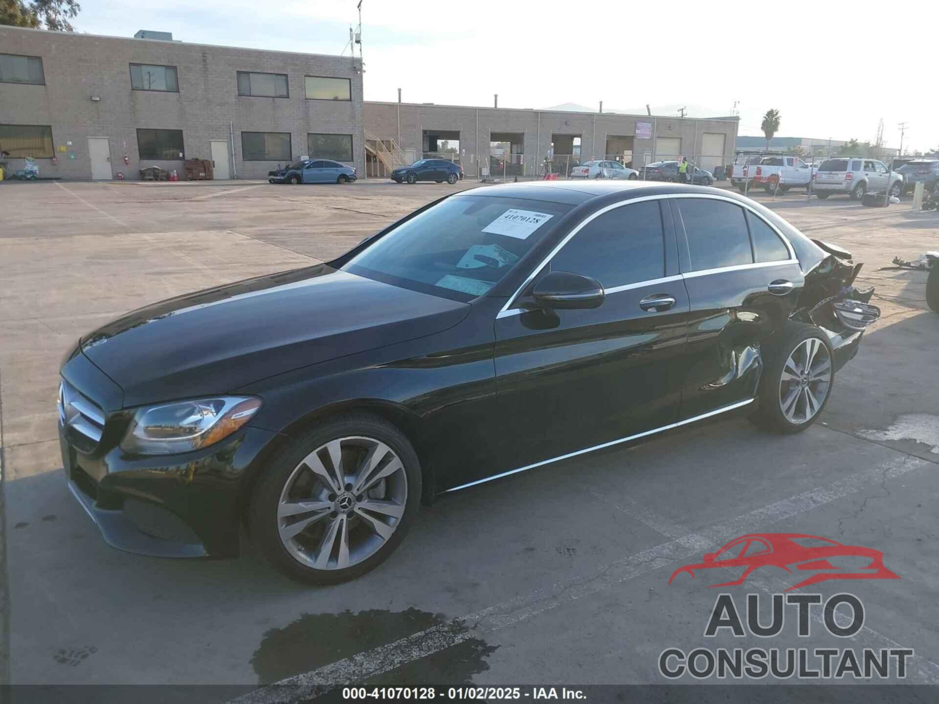 MERCEDES-BENZ C 300 2018 - 55SWF4JB7JU235626