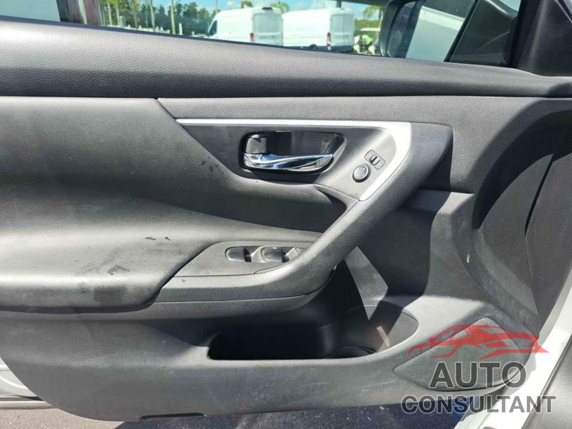 NISSAN ALTIMA 2018 - 1N4AL3AP6JC108878