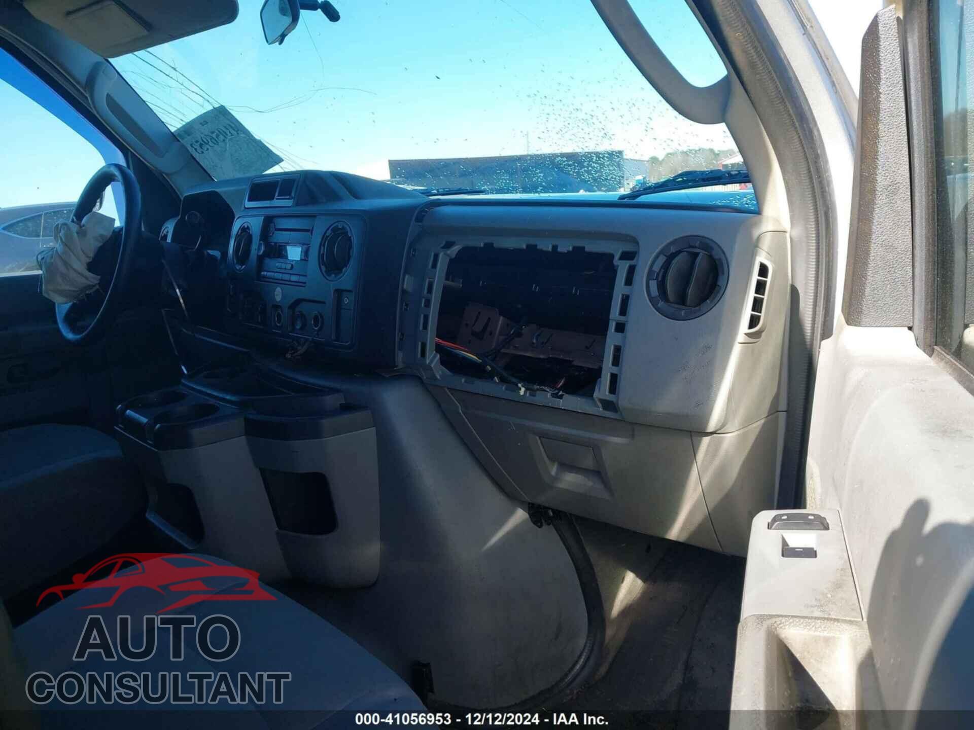 FORD E-350 SUPER DUTY 2011 - 1FBSS3BL9BDB17135