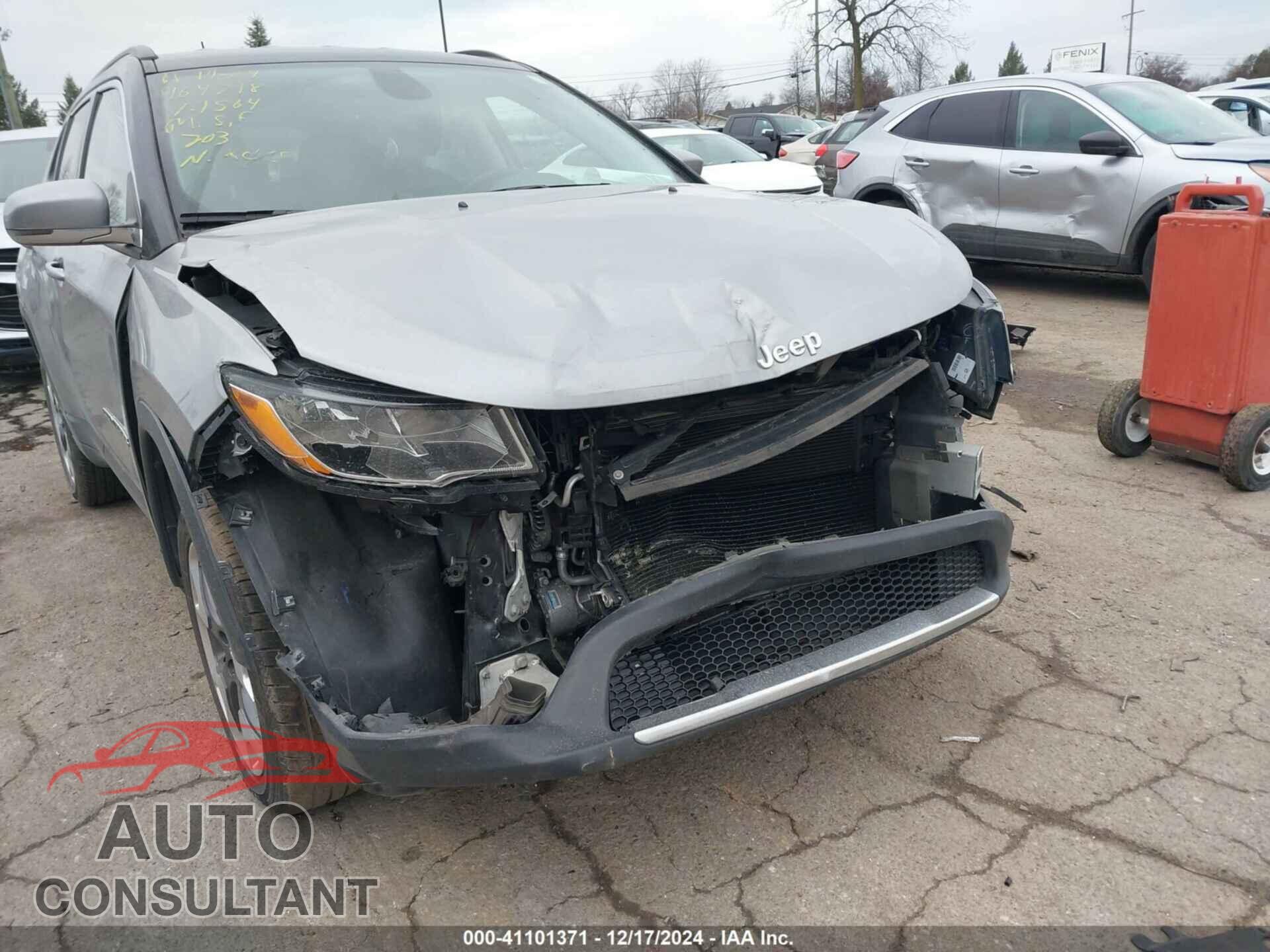 JEEP COMPASS 2018 - 3C4NJDCB3JT201564