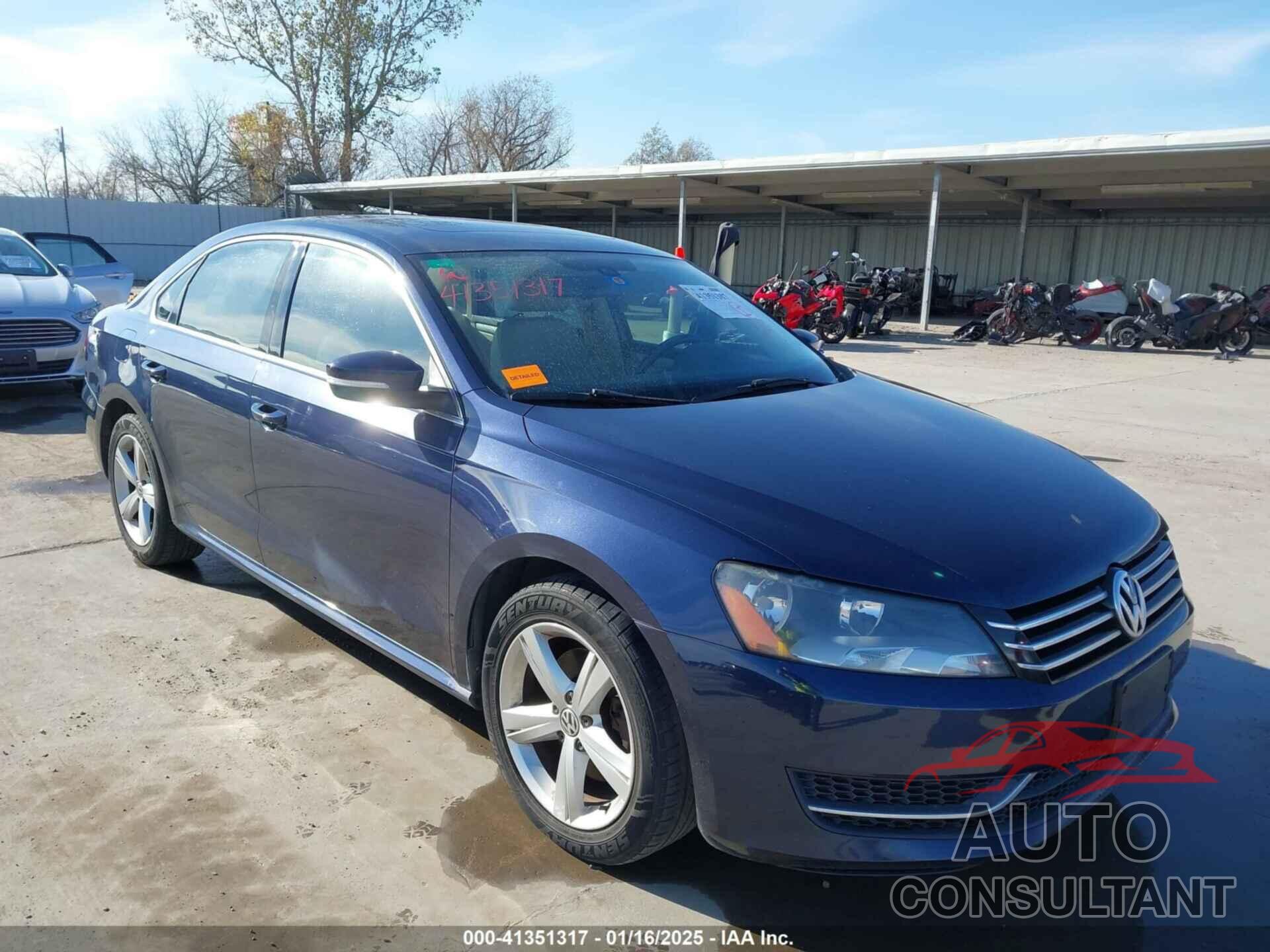 VOLKSWAGEN PASSAT 2012 - 1VWBH7A35CC077207