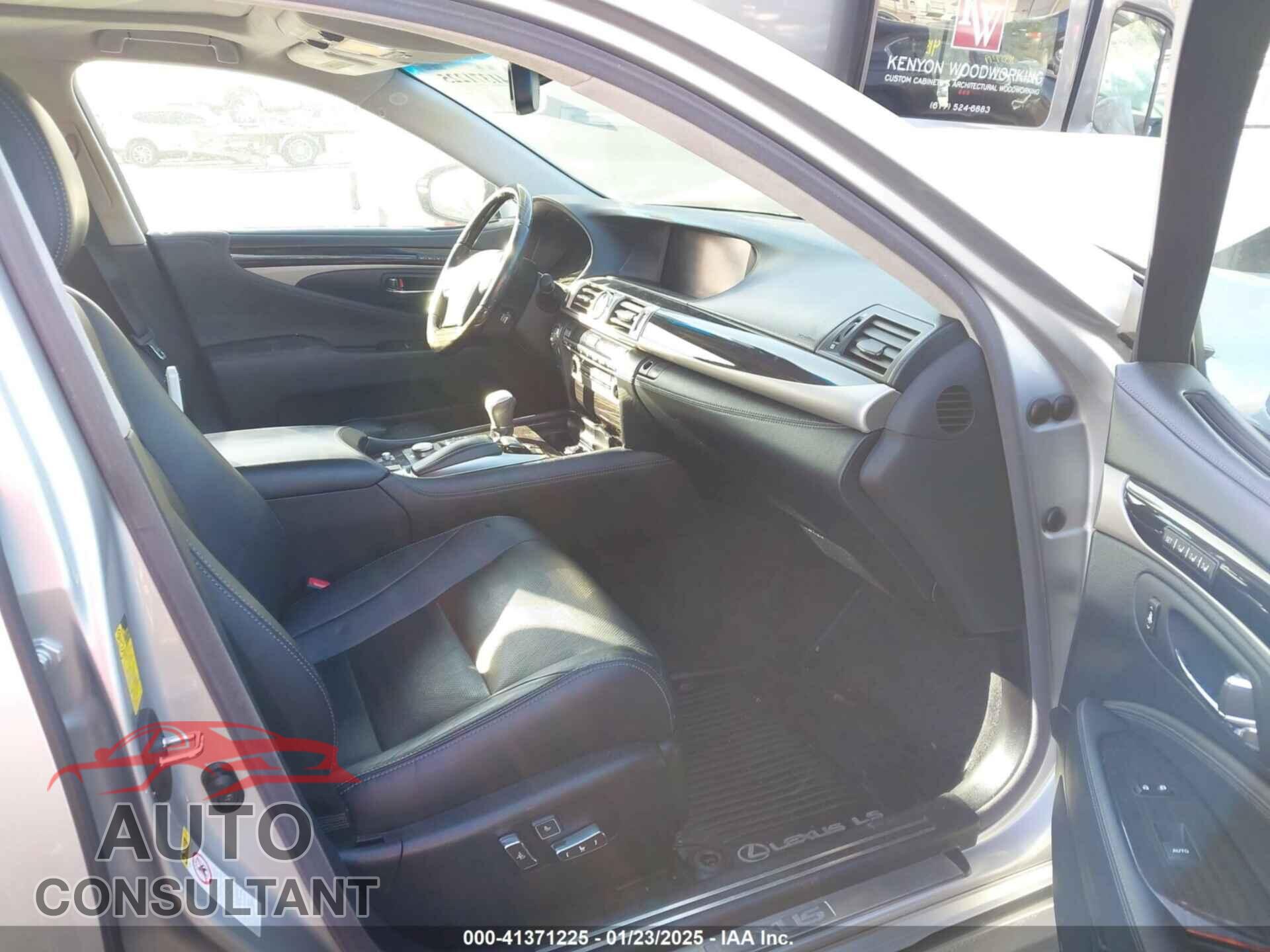 LEXUS LS 460 2014 - JTHCL5EF4E5020548