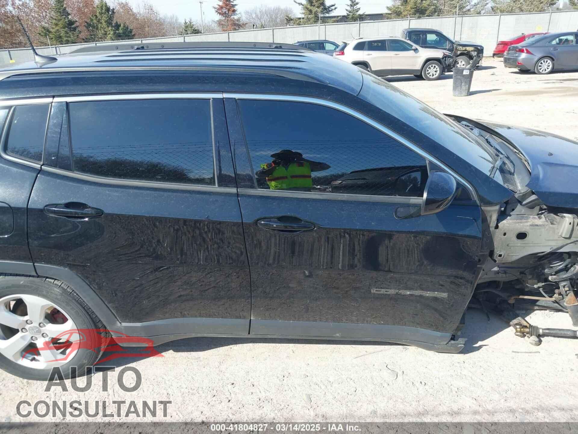 JEEP COMPASS 2018 - 3C4NJDBB8JT202680