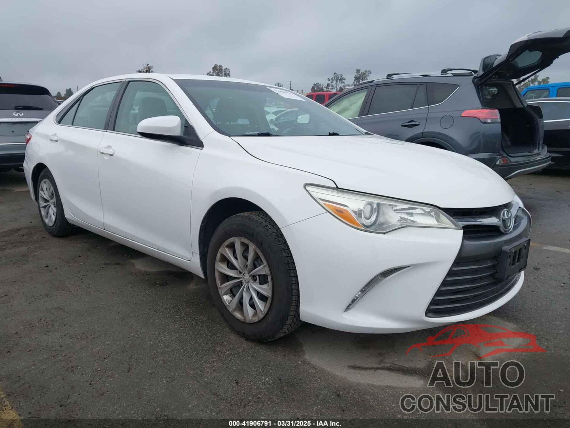 TOYOTA CAMRY 2015 - 4T4BF1FK0FR473504