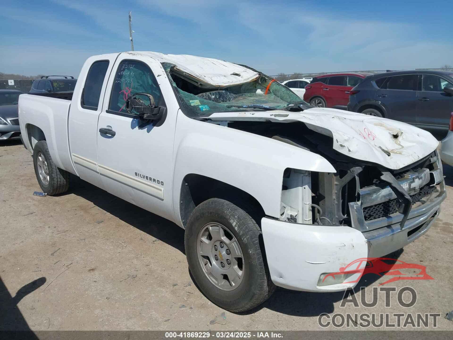CHEVROLET SILVERADO 1500 2011 - 1GCRCSE07BZ301088