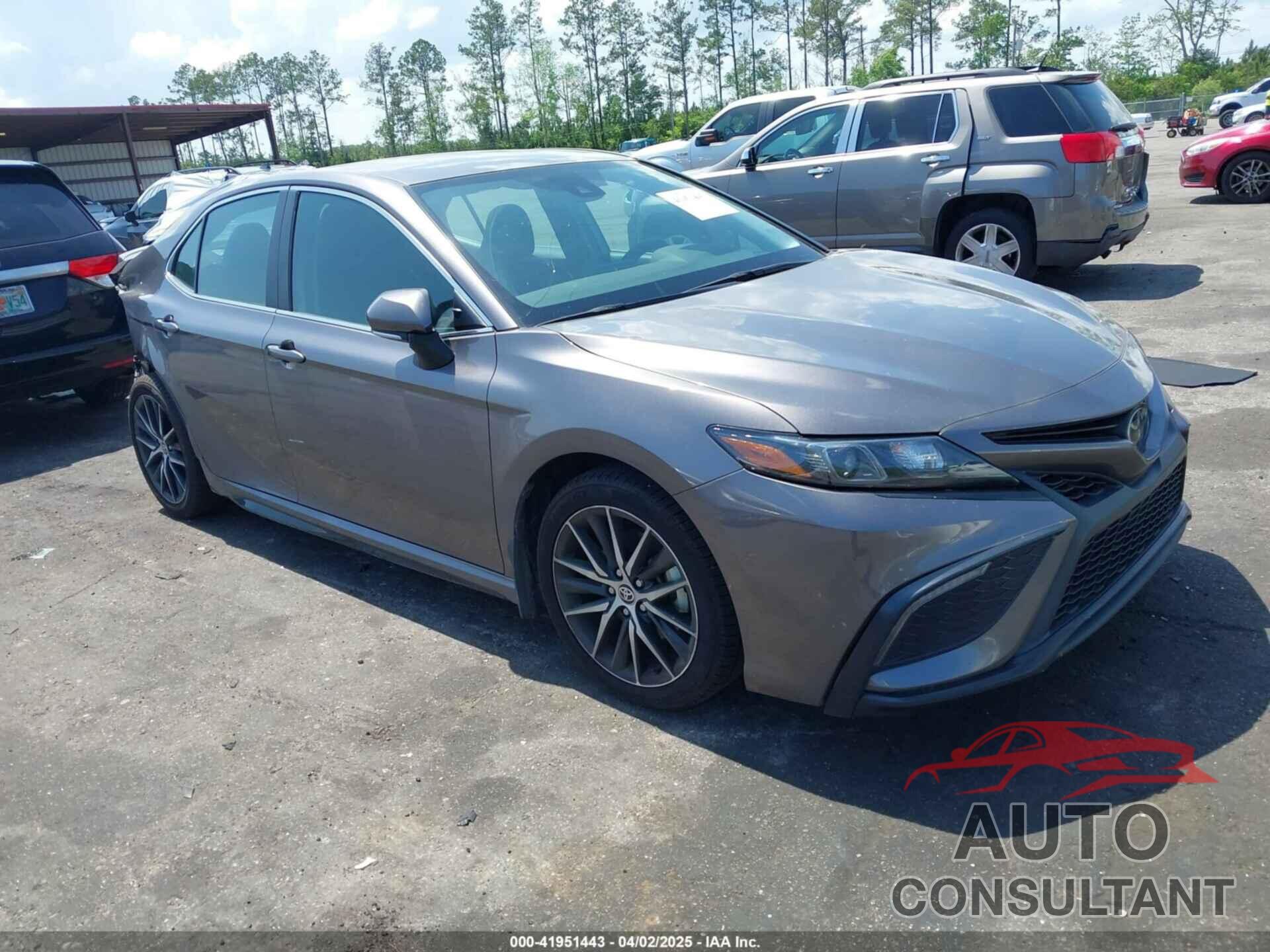TOYOTA CAMRY 2022 - 4T1G11AK1NU036521