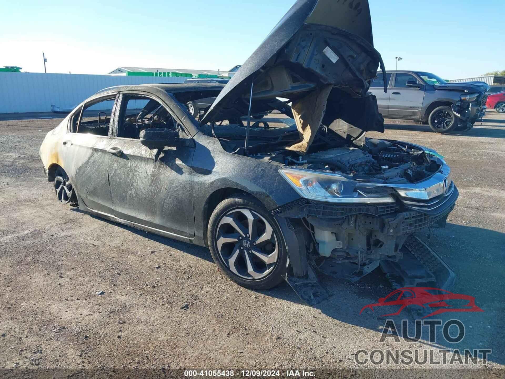HONDA ACCORD 2017 - 1HGCR3F87HA001543