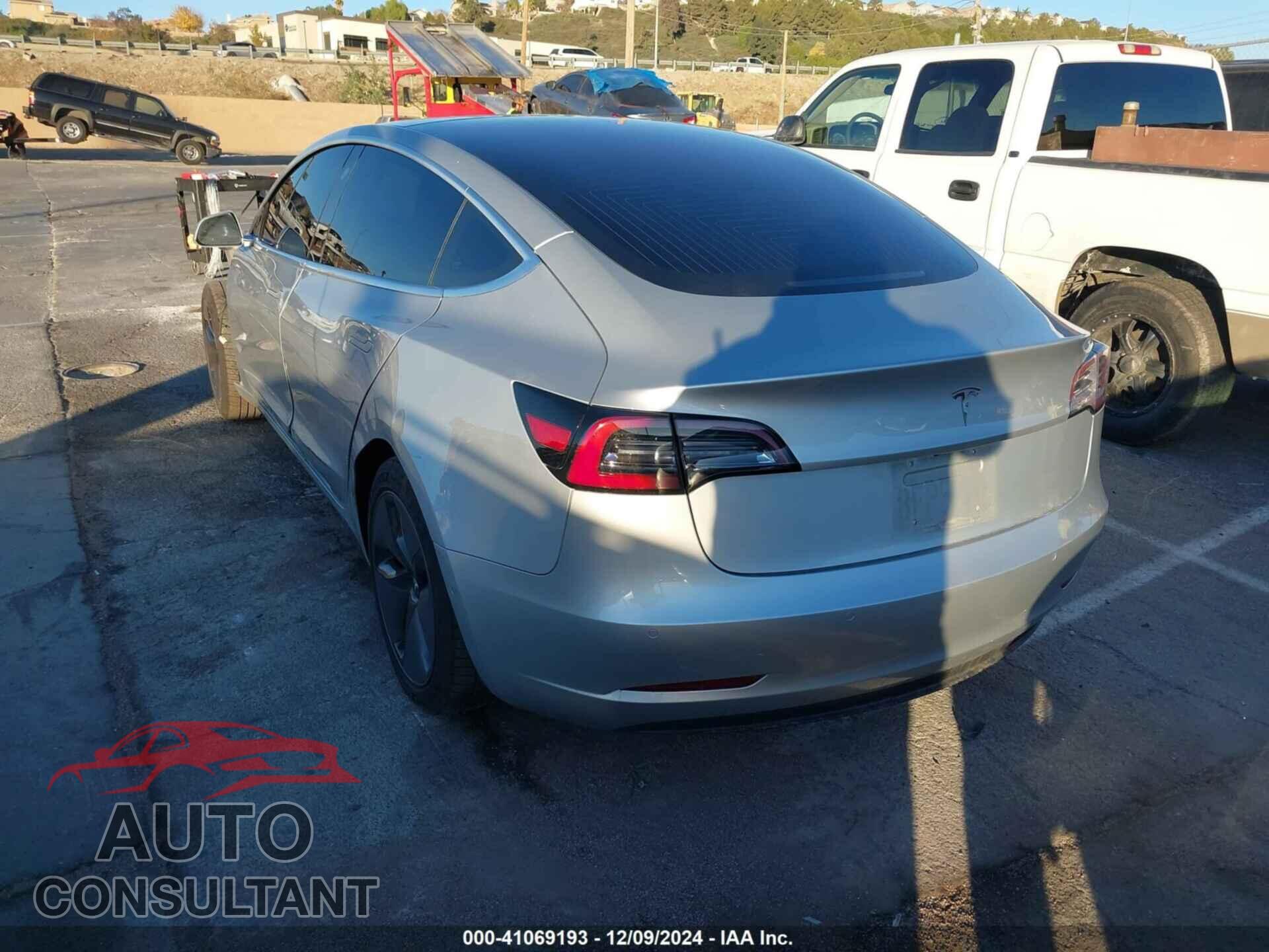 TESLA MODEL 3 2018 - 5YJ3E1EA4JF039067