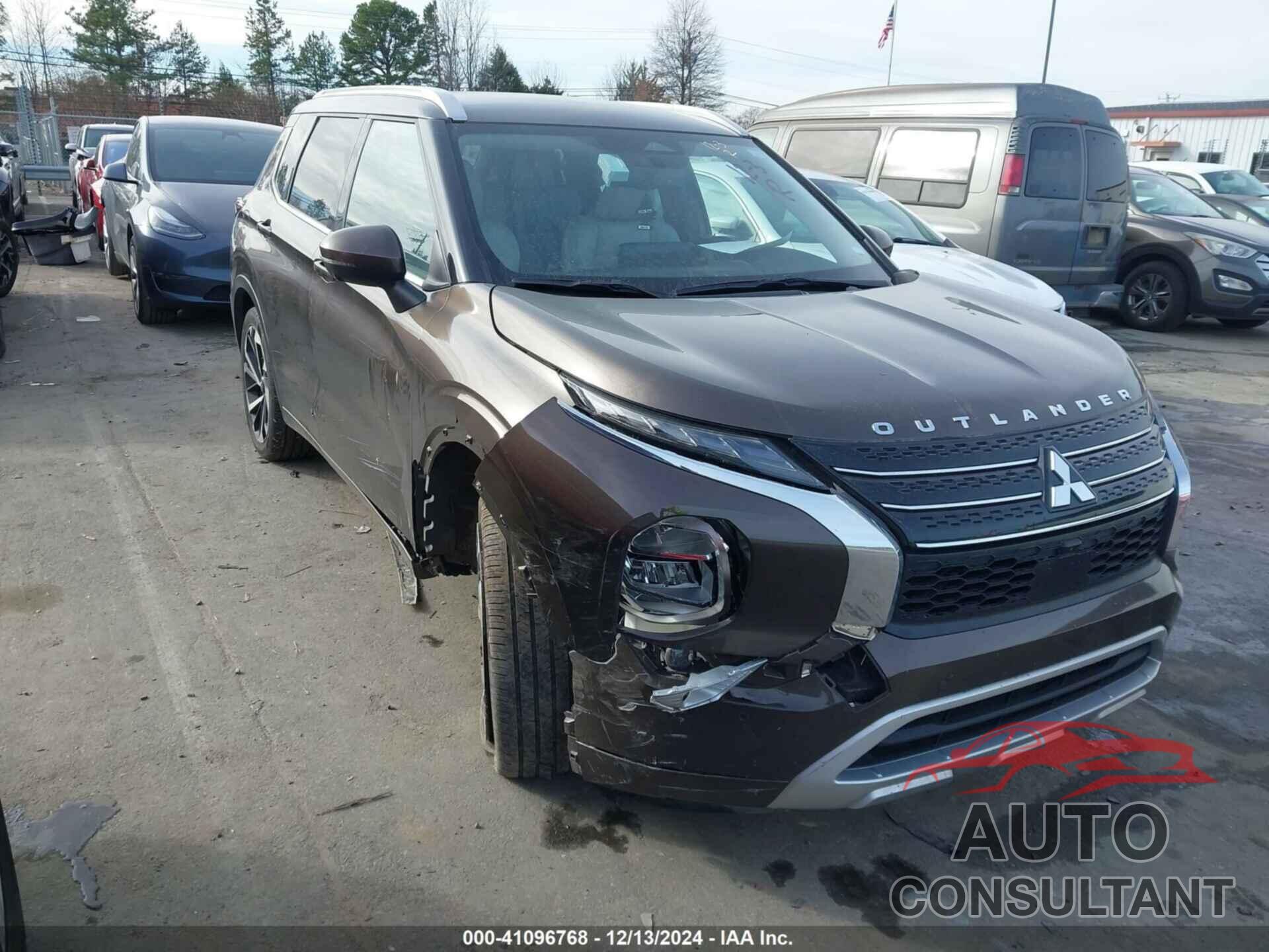 MITSUBISHI OUTLANDER 2022 - JA4J3VA81NZ092388