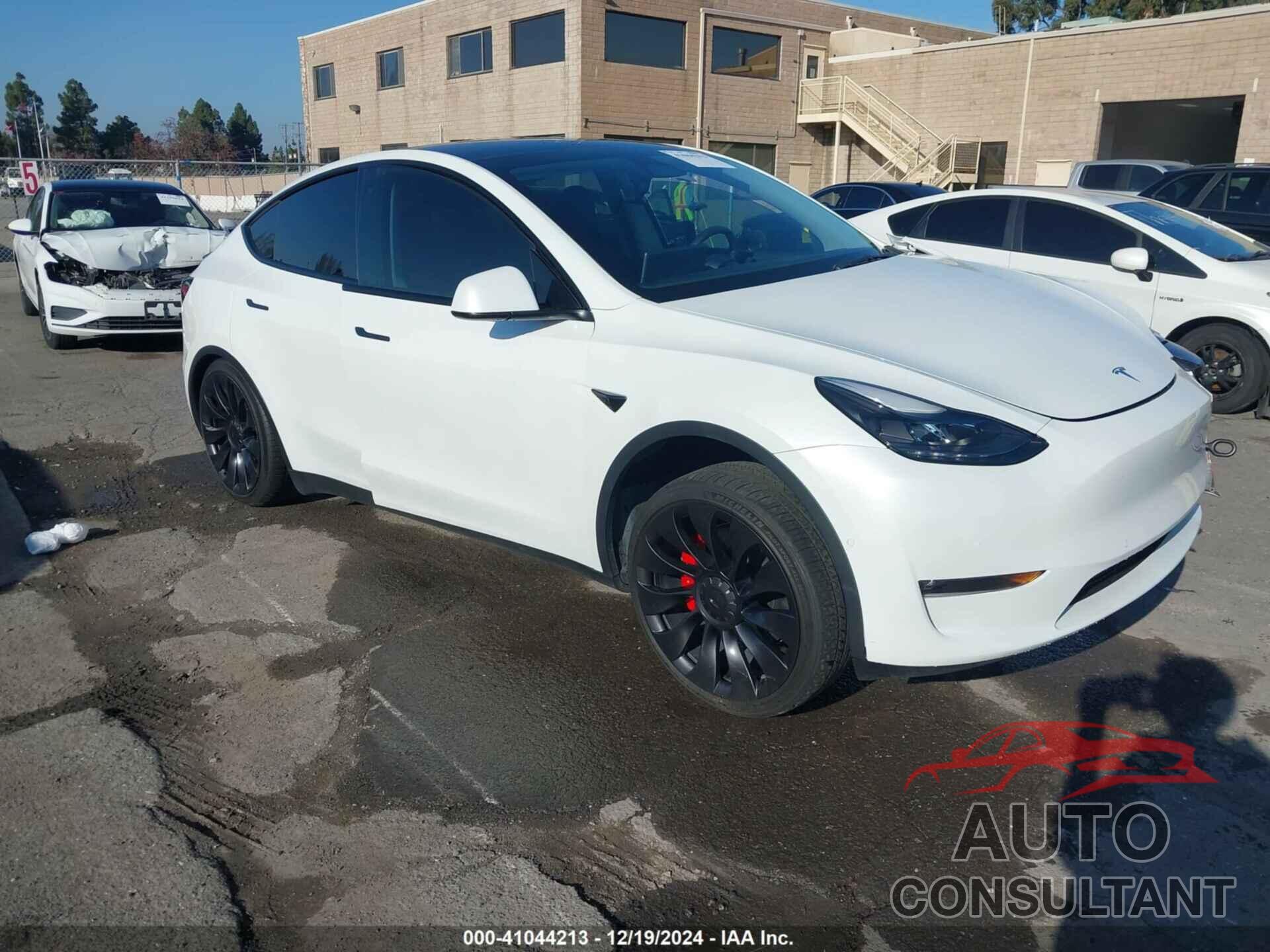 TESLA MODEL Y 2022 - 7SAYGDEF8NF358011