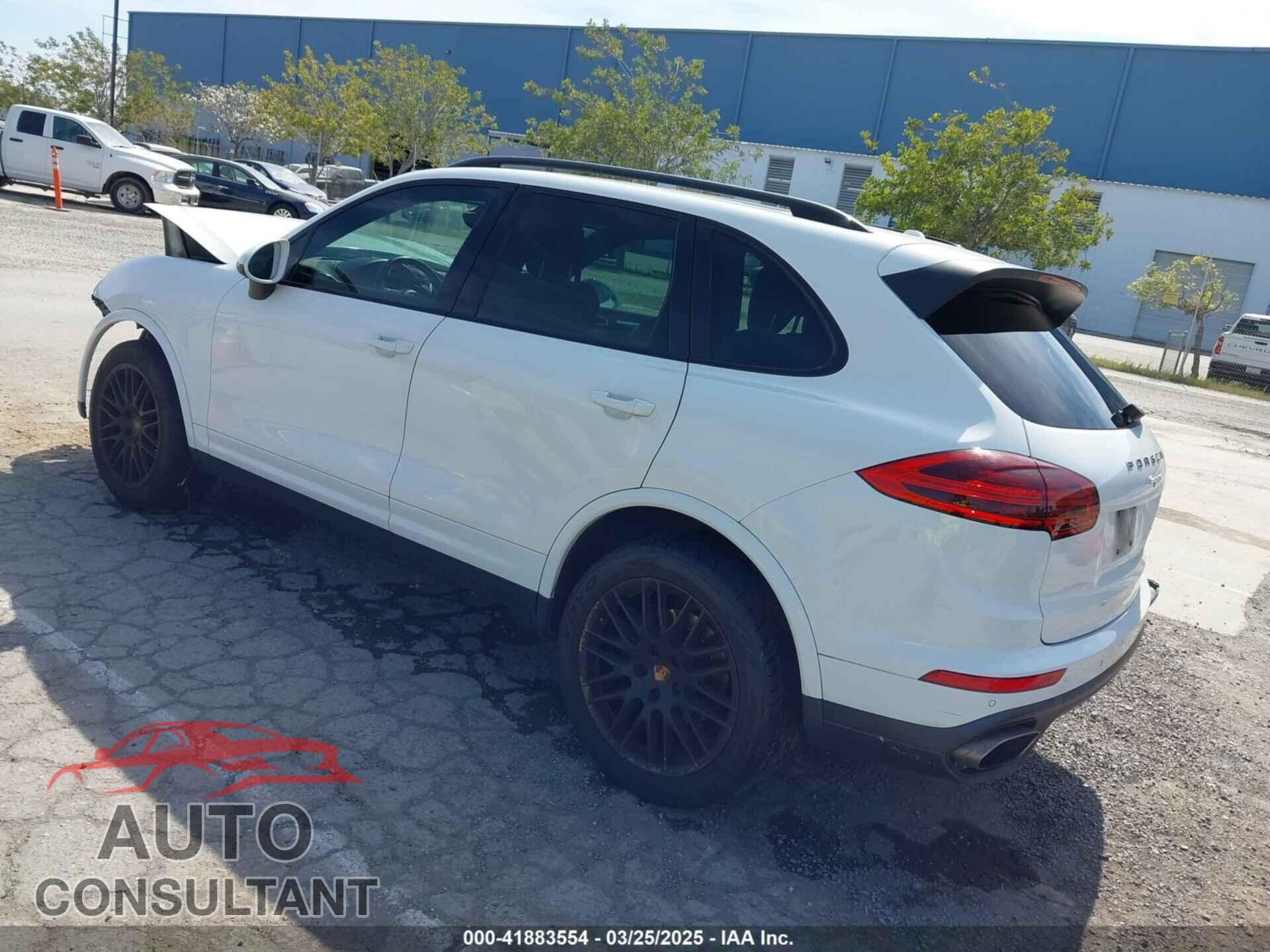 PORSCHE CAYENNE 2017 - WP1AA2A28HKA87514