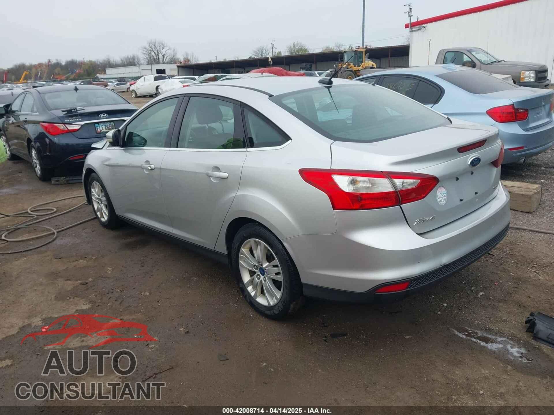 FORD FOCUS 2012 - 1FAHP3H28CL266719