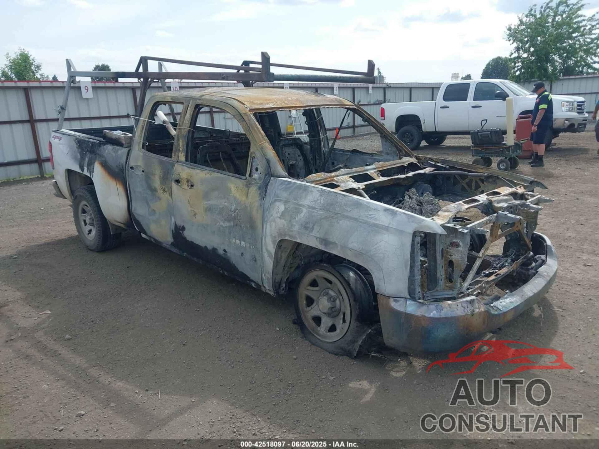 CHEVROLET SILVERADO 1500 2018 - 1GCVKNEC0JZ204830