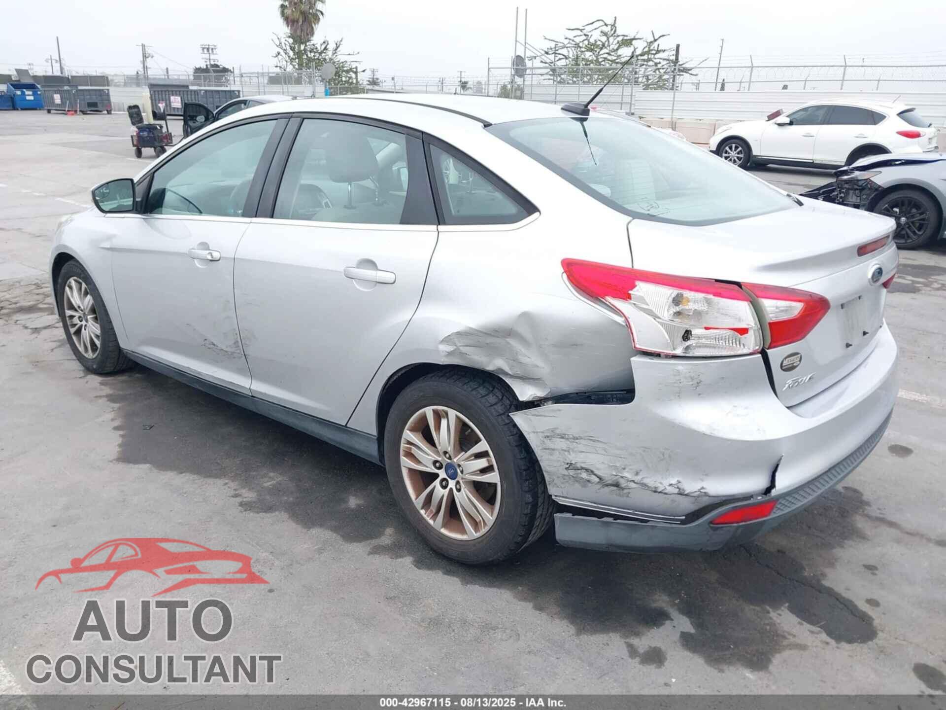 FORD FOCUS 2012 - 1FAHP3H23CL282939