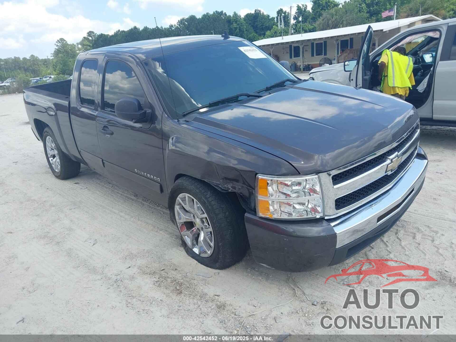 CHEVROLET SILVERADO 1500 2011 - 1GCRCREA6BZ138631
