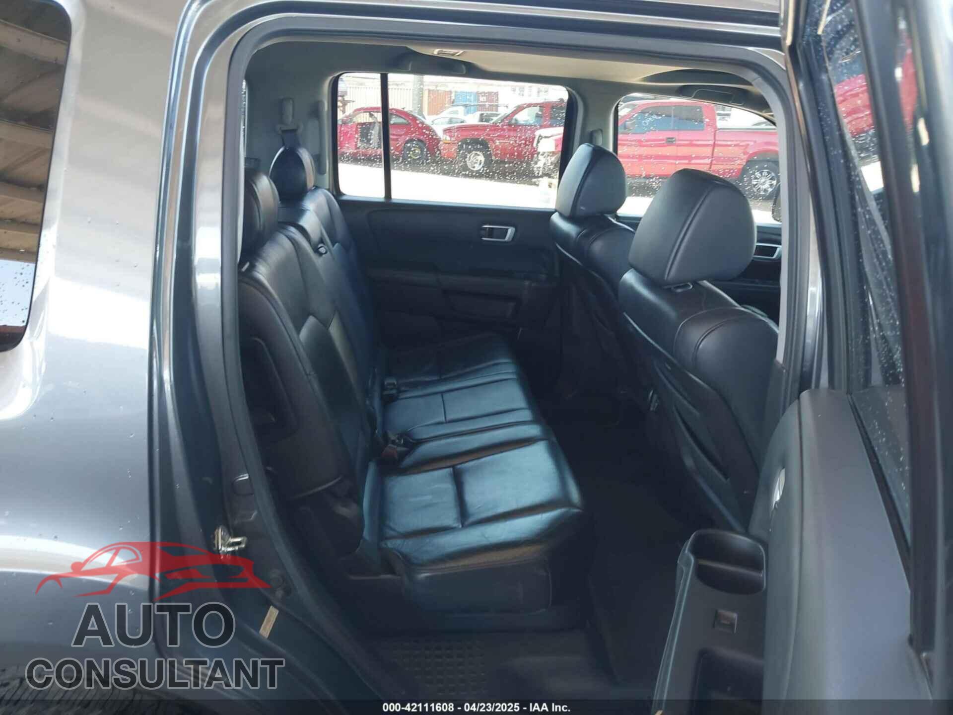 HONDA PILOT 2011 - 5FNYF4H54BB005652