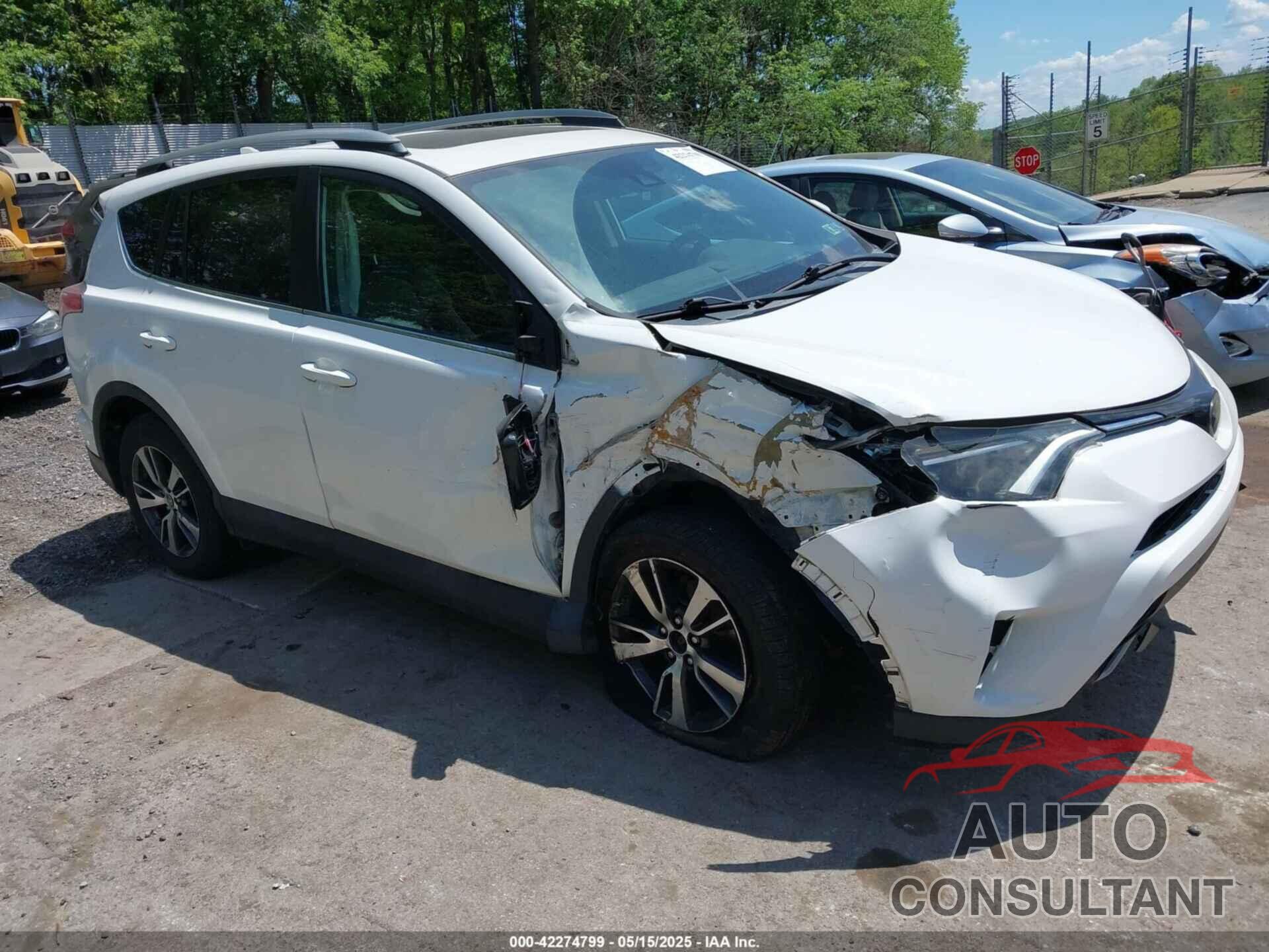 TOYOTA RAV4 2018 - 2T3RFREV3JW704835