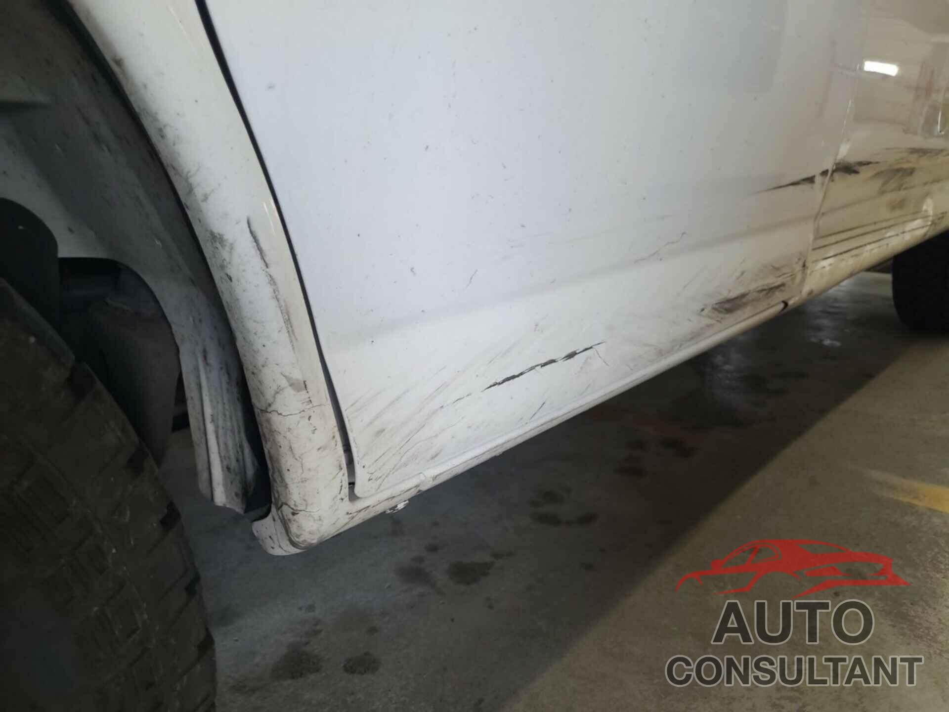 CHEVROLET EXPRESS G2500 2020 - 1GCWGAFG2L1252833