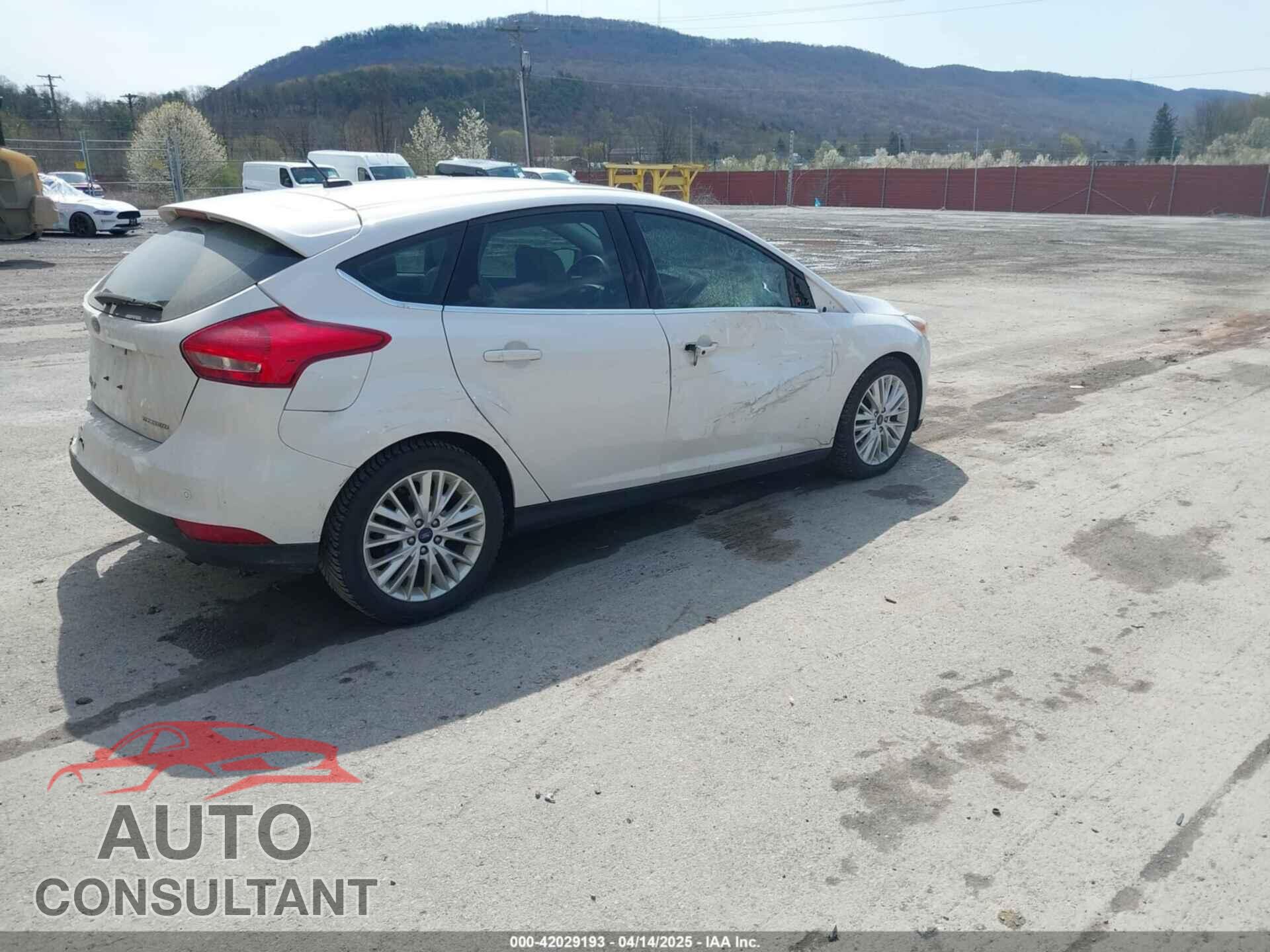 FORD FOCUS 2017 - 1FADP3N24HL331009