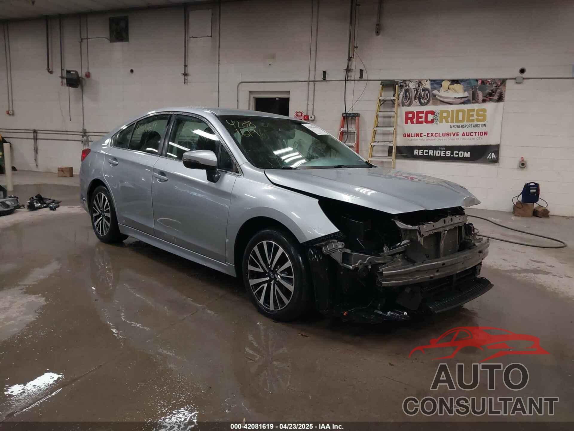 SUBARU LEGACY 2018 - 4S3BNAF65J3038108