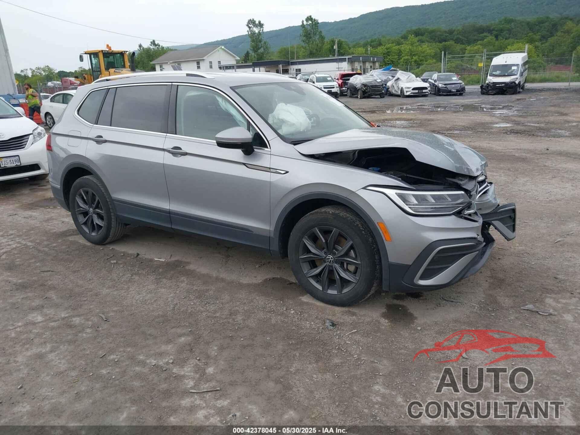 VOLKSWAGEN TIGUAN 2023 - 3VV3B7AX1PM137324