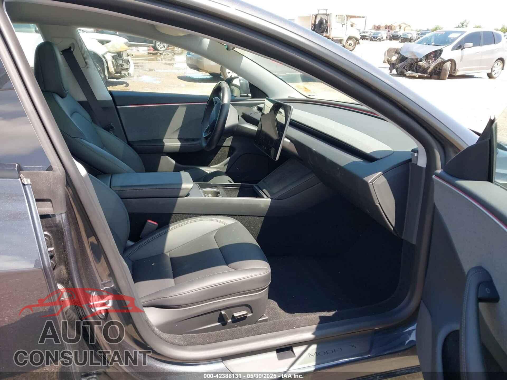 TESLA MODEL 3 2025 - 5YJ3E1EA3SF951271