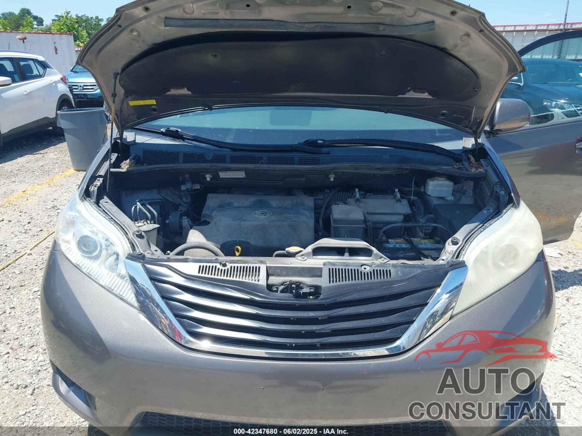 TOYOTA SIENNA 2011 - 5TDKK3DC9BS011541