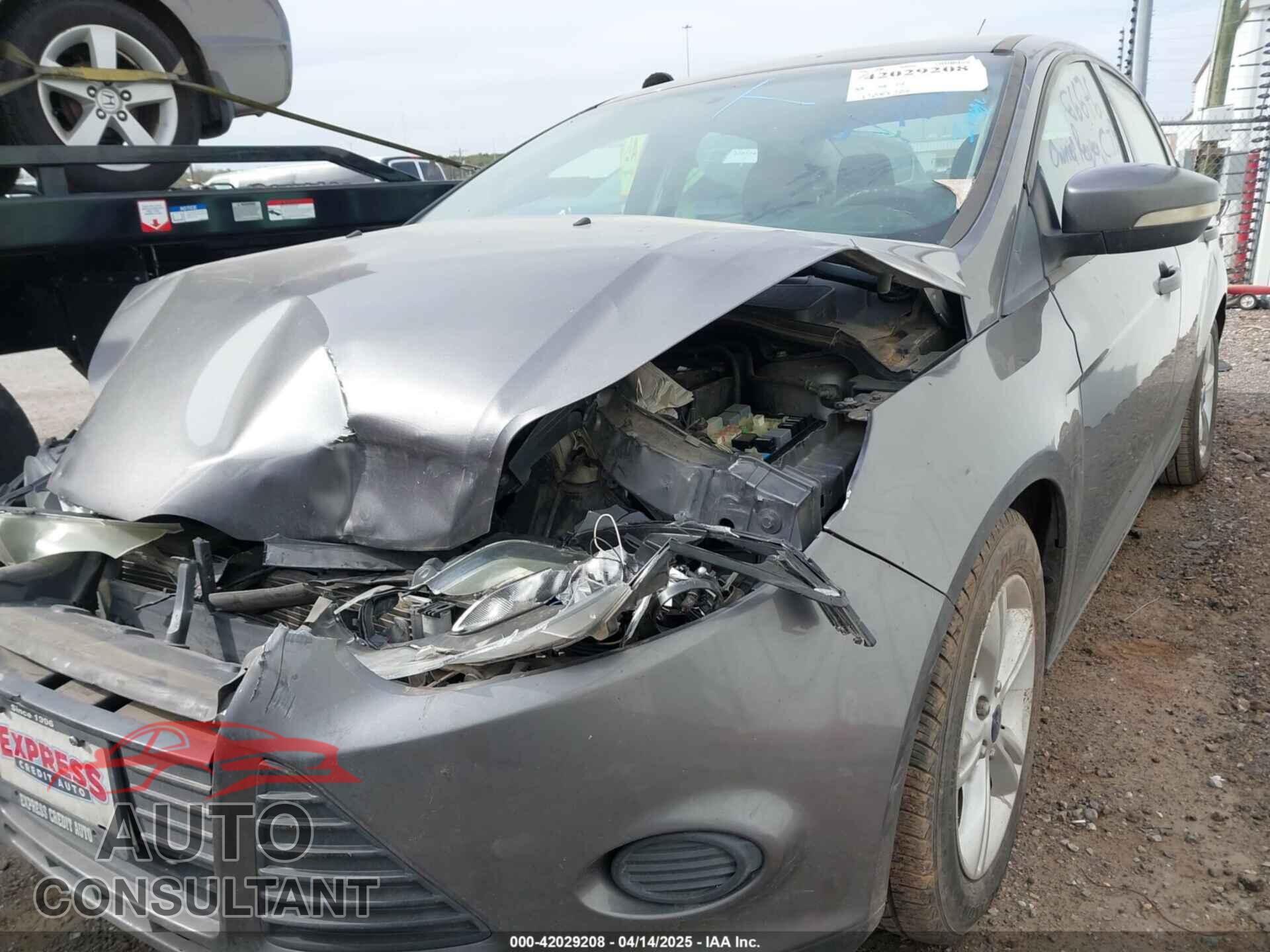 FORD FOCUS 2014 - 1FADP3F27EL412418