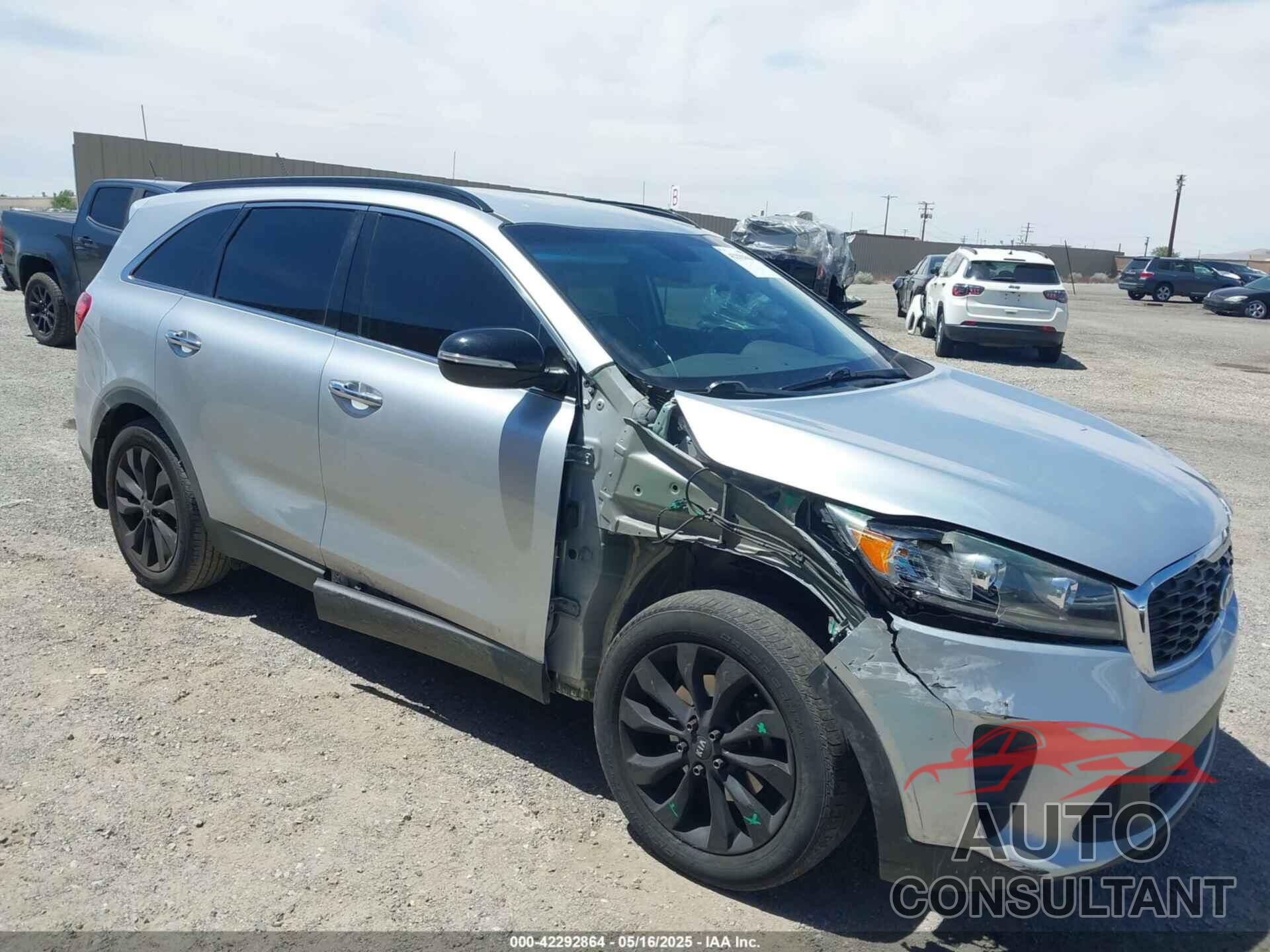 KIA SORENTO 2019 - 5XYPG4A51KG596857