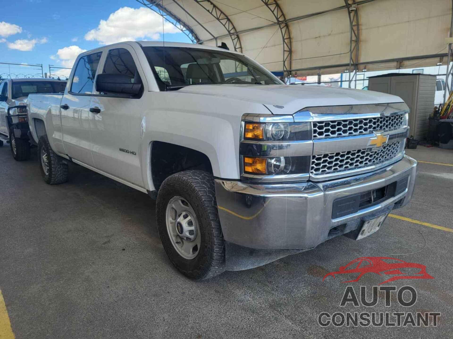 CHEVROLET SILVERADO 2019 - 1GC1KREG2KF218711