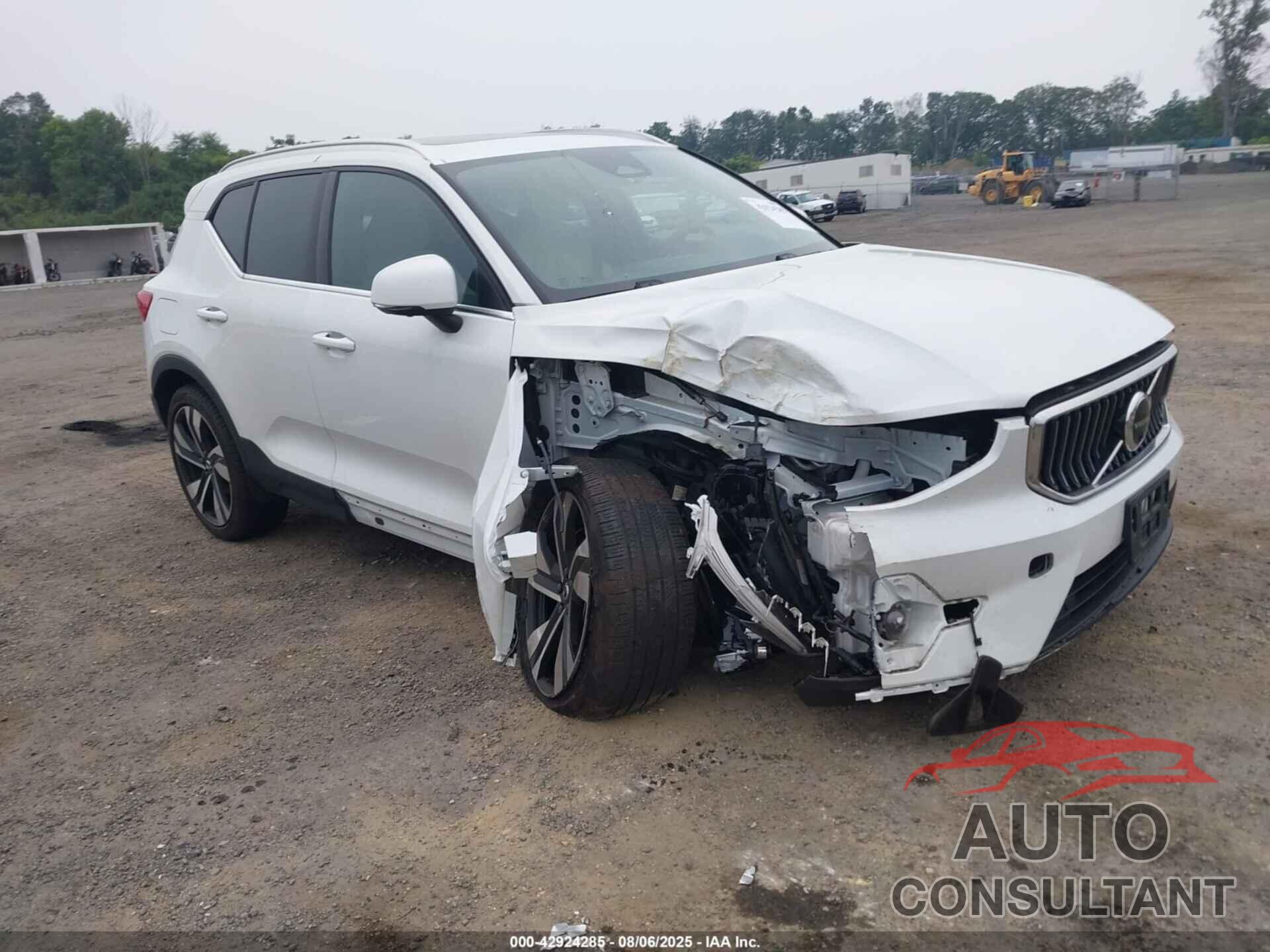 VOLVO XC40 2024 - YV4L12UE5R2230319
