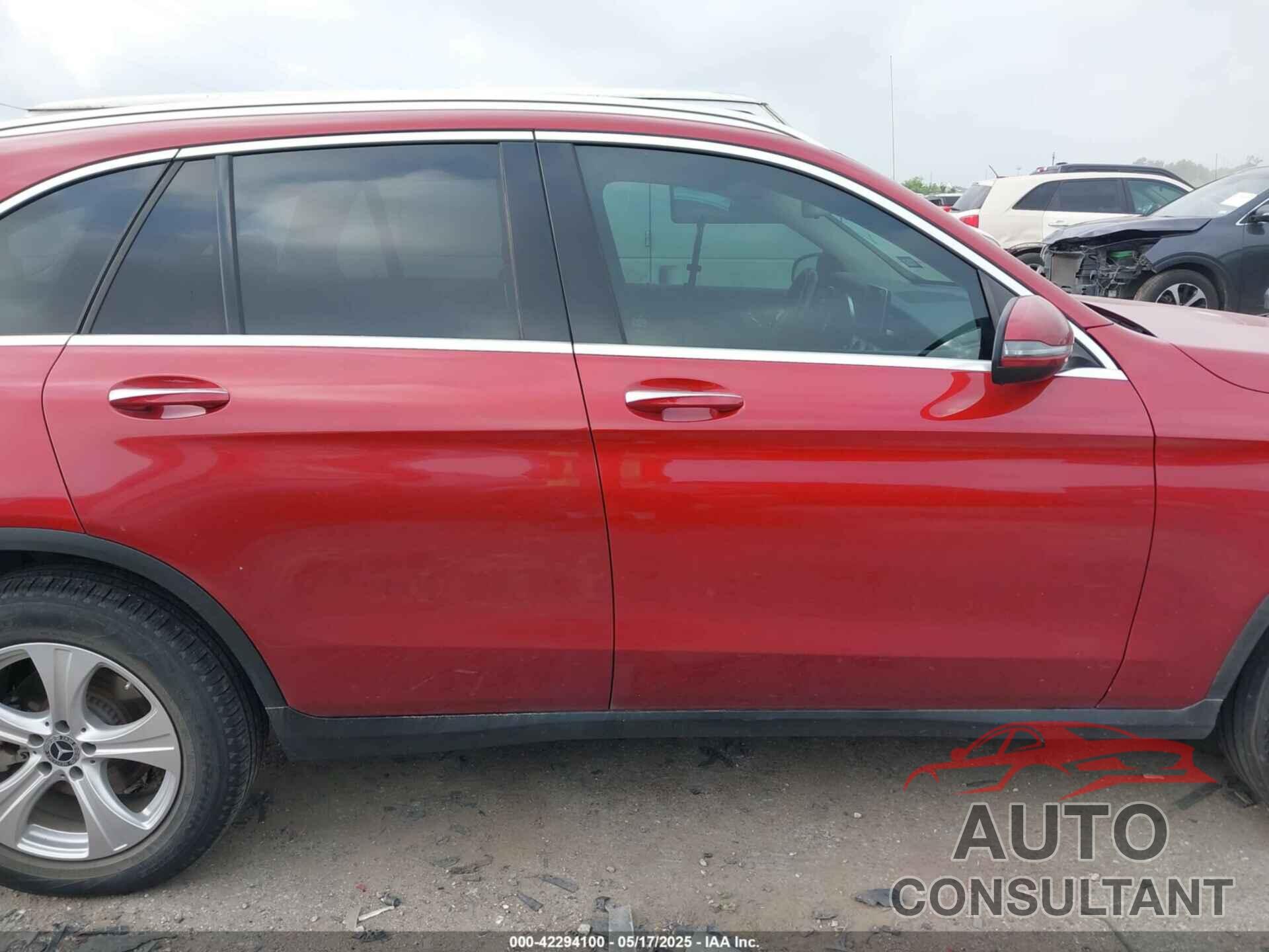MERCEDES-BENZ GLC 300 2018 - WDC0G4KB7JV082647