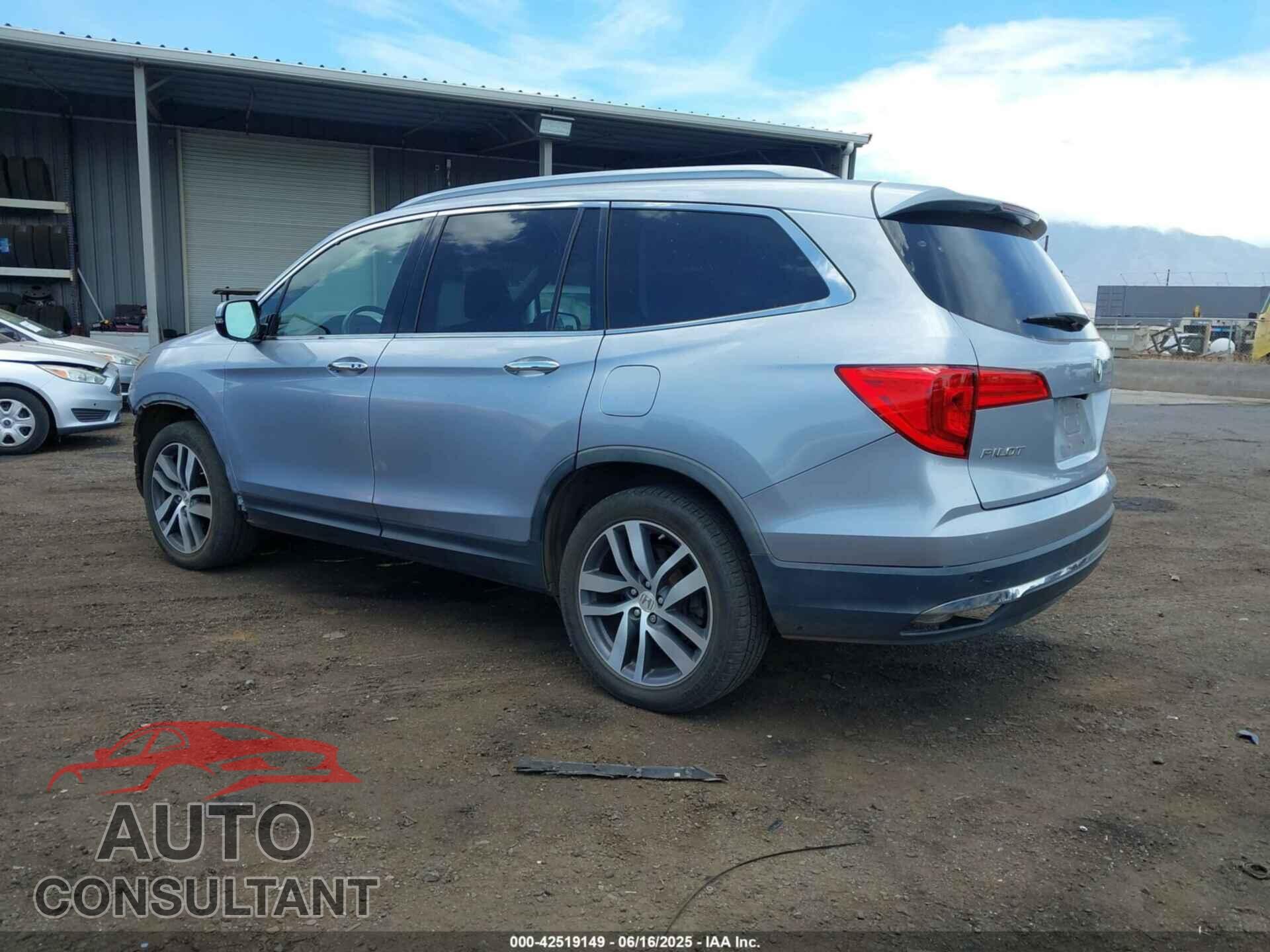 HONDA PILOT 2017 - 5FNYF6H00HB082088