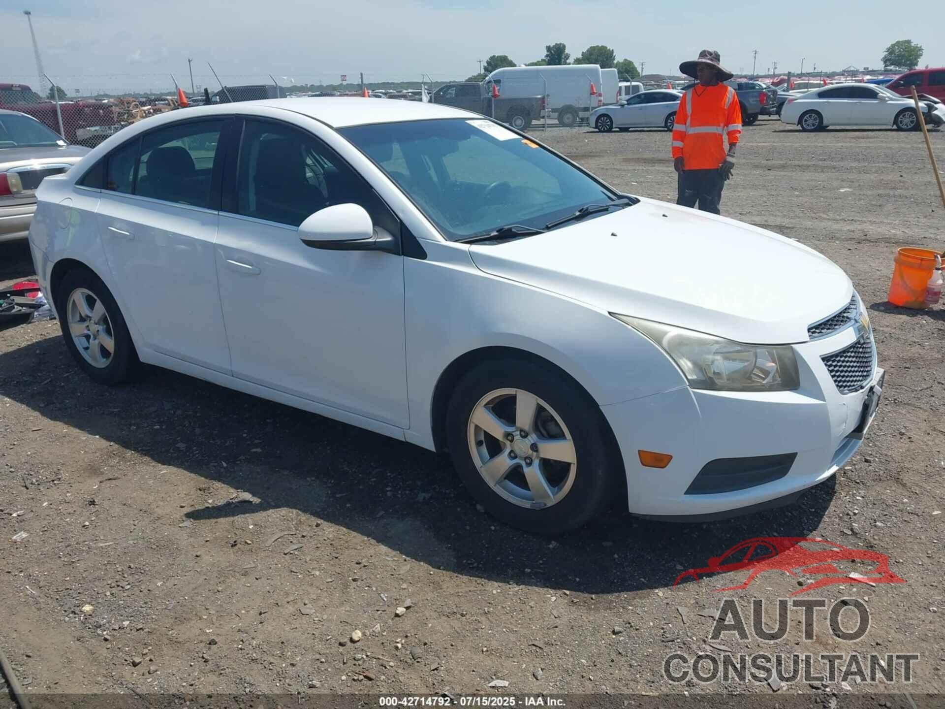CHEVROLET CRUZE 2013 - 1G1PC5SB1D7180743