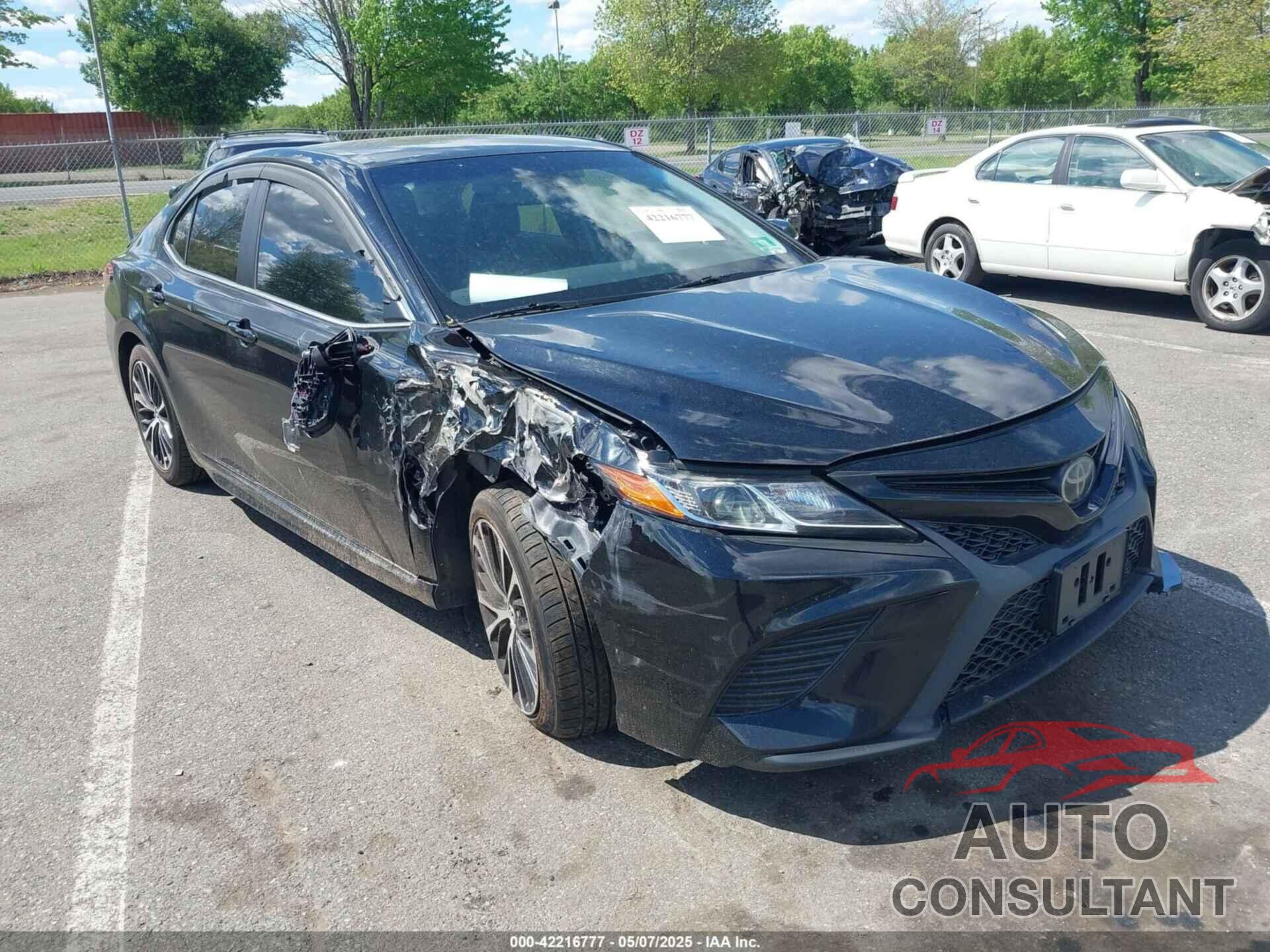 TOYOTA CAMRY 2018 - JTNB11HK2J3012373