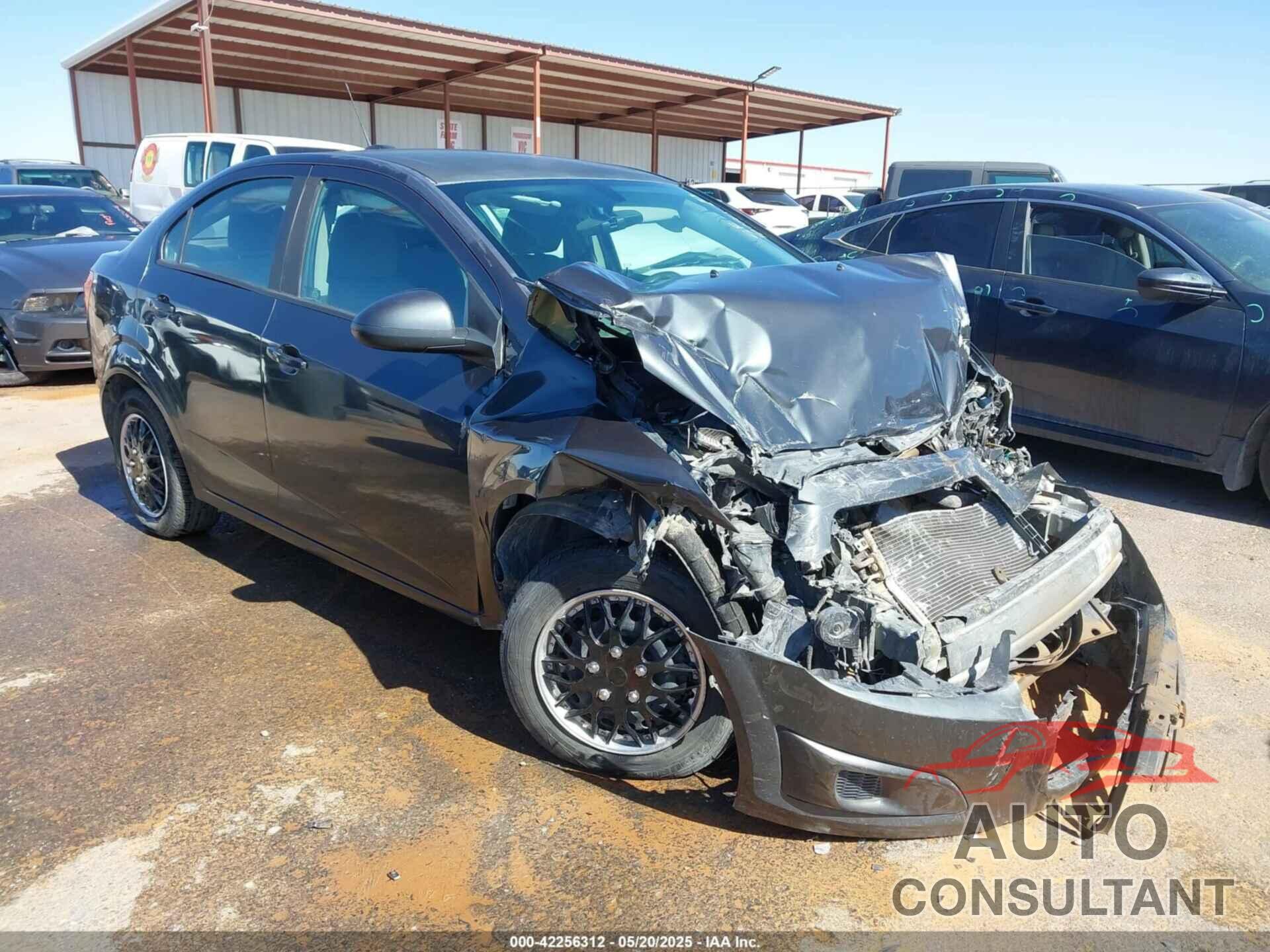 CHEVROLET SONIC 2016 - 1G1JA5SH7G4104742