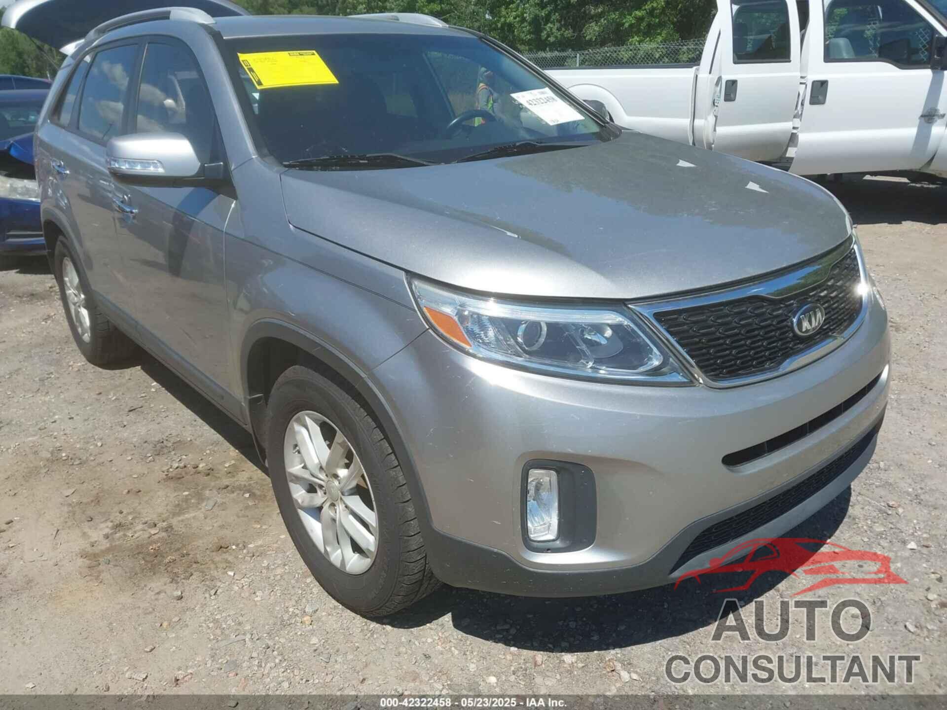 KIA SORENTO 2015 - 5XYKT3A68FG660682