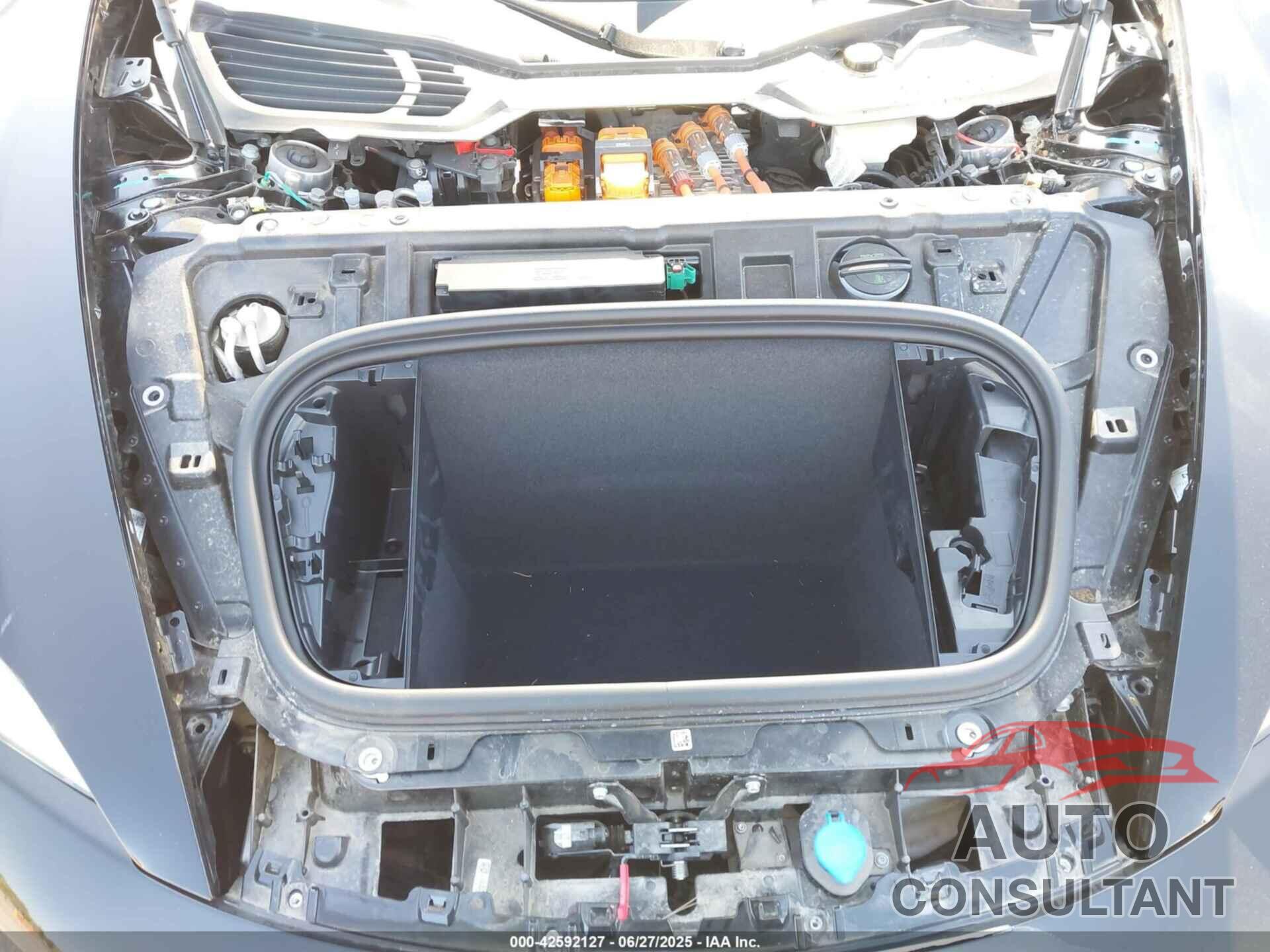 PORSCHE TAYCAN 2025 - WP0AA2Y18SSA10392