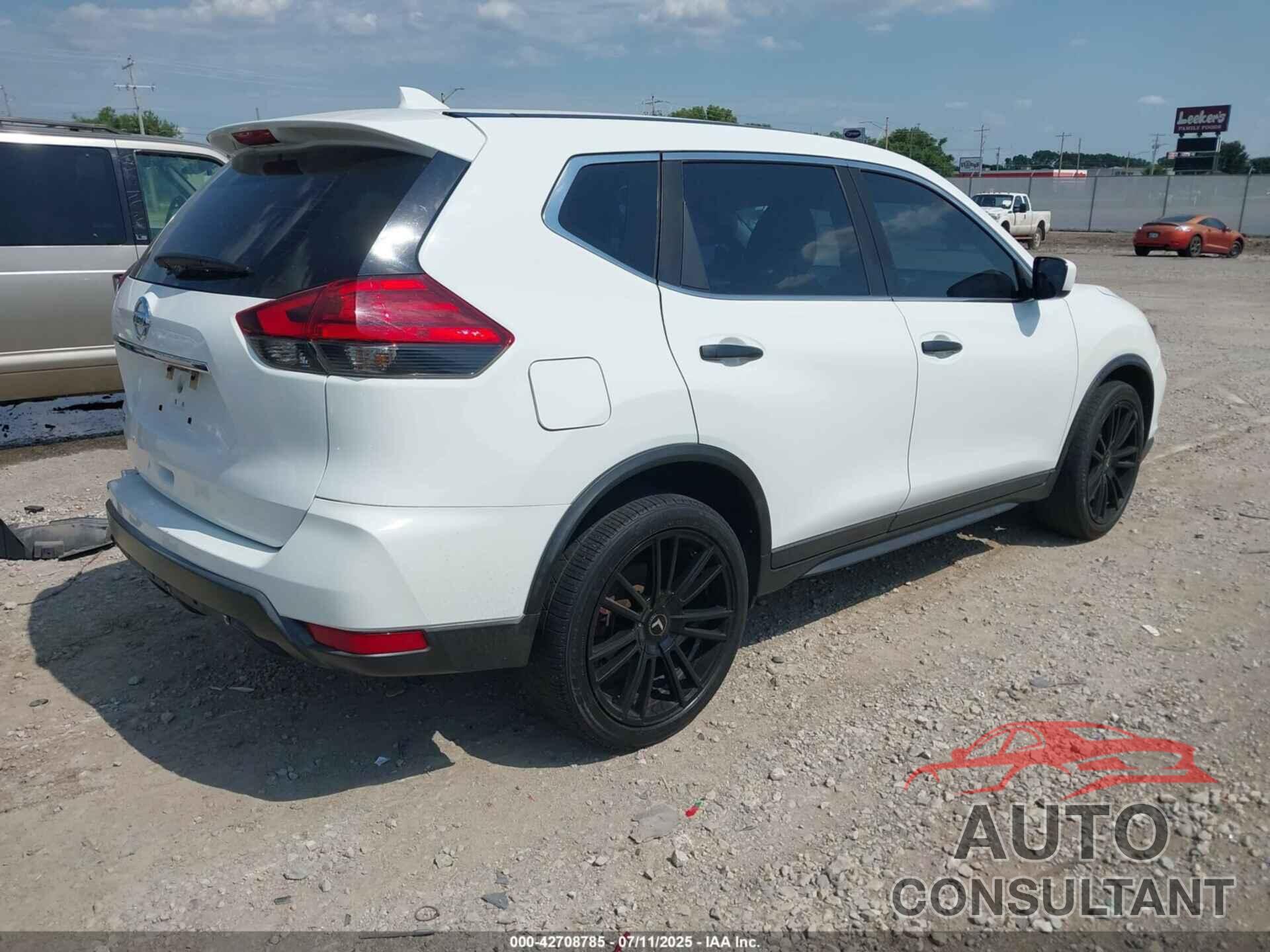 NISSAN ROGUE 2017 - KNMAT2MT7HP517522
