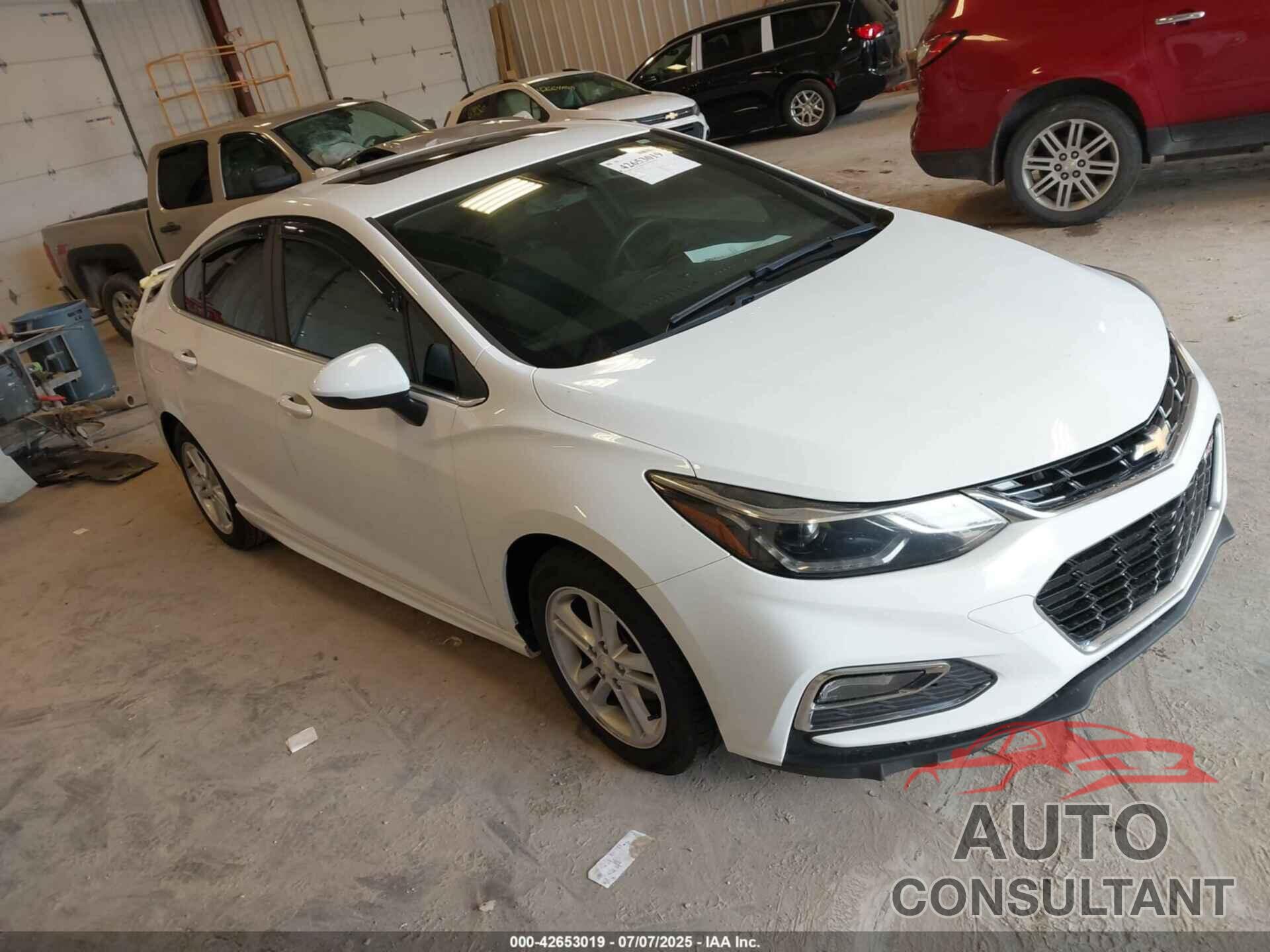 CHEVROLET CRUZE 2018 - 1G1BE5SM5J7111667