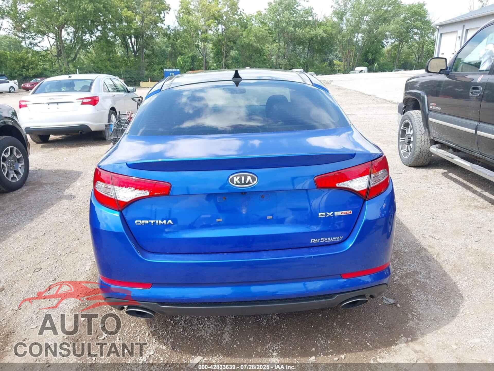 KIA OPTIMA 2011 - KNAGR4A62B5147812