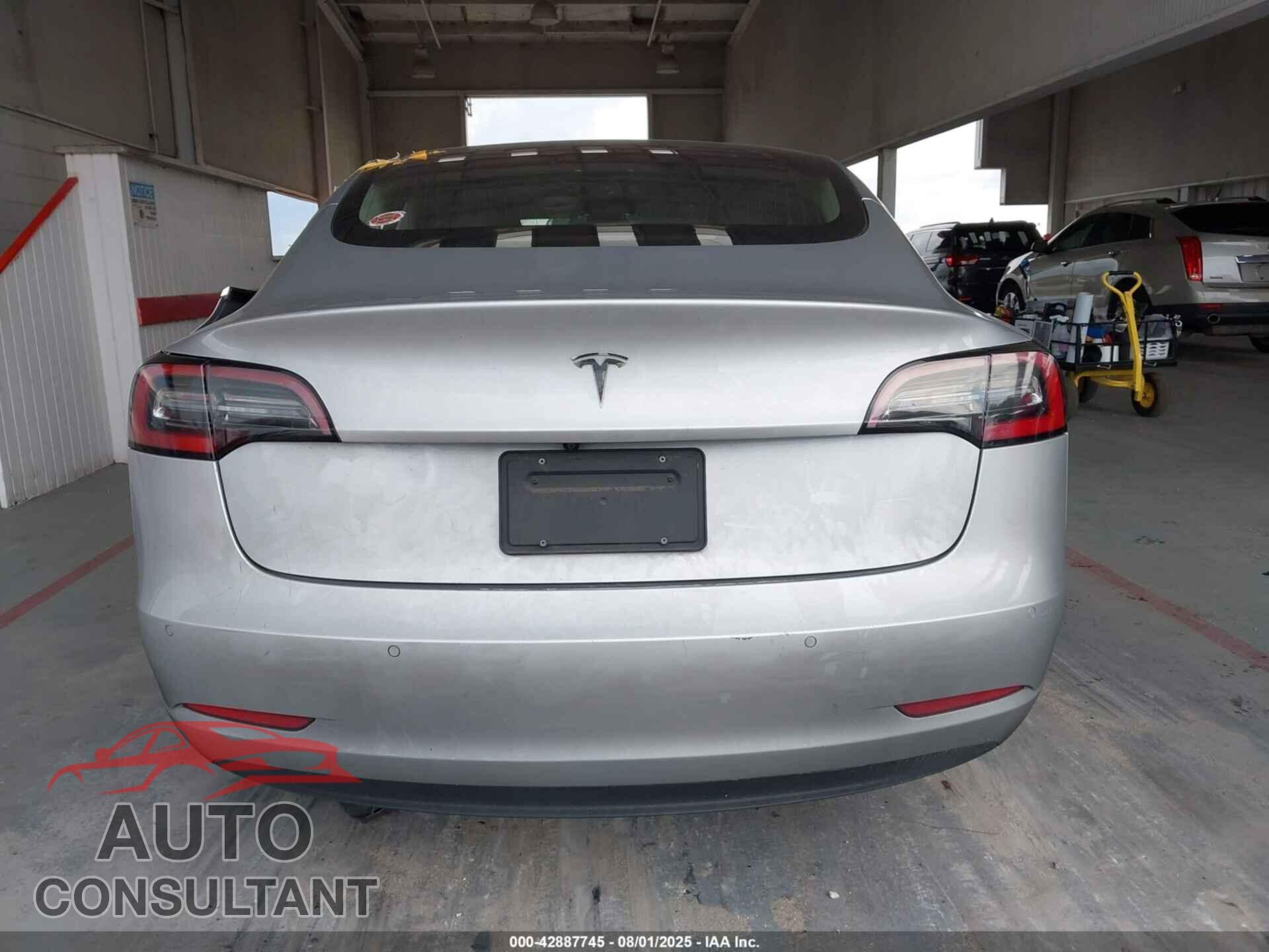 TESLA MODEL 3 2018 - 5YJ3E1EA5JF172565