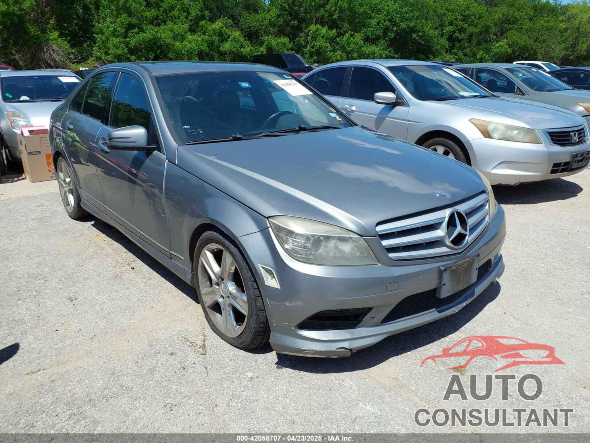 MERCEDES-BENZ C 300 2011 - WDDGF5EB7BR137123