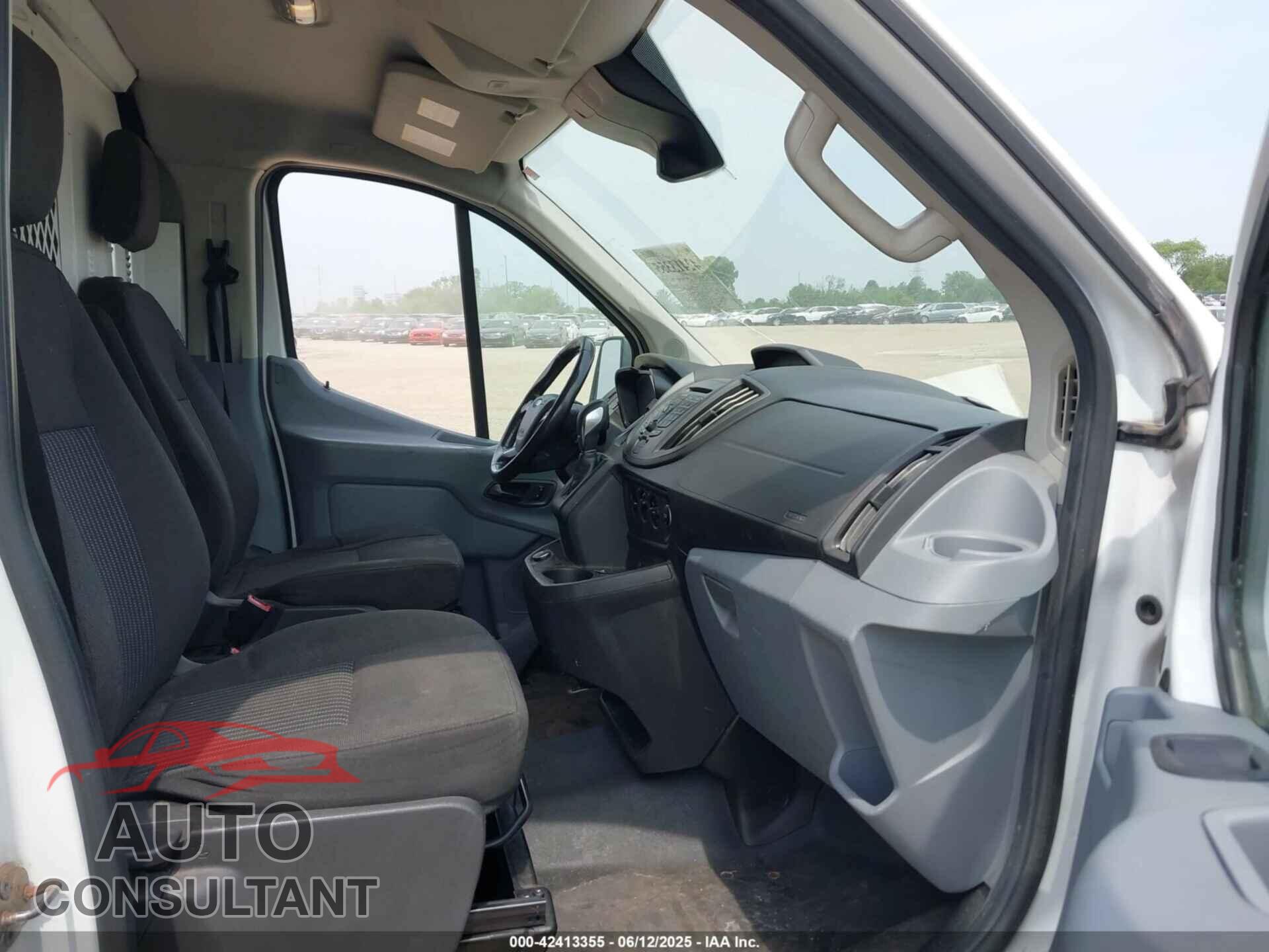 FORD TRANSIT-150 2017 - 1FTYE1ZMXHKB53162