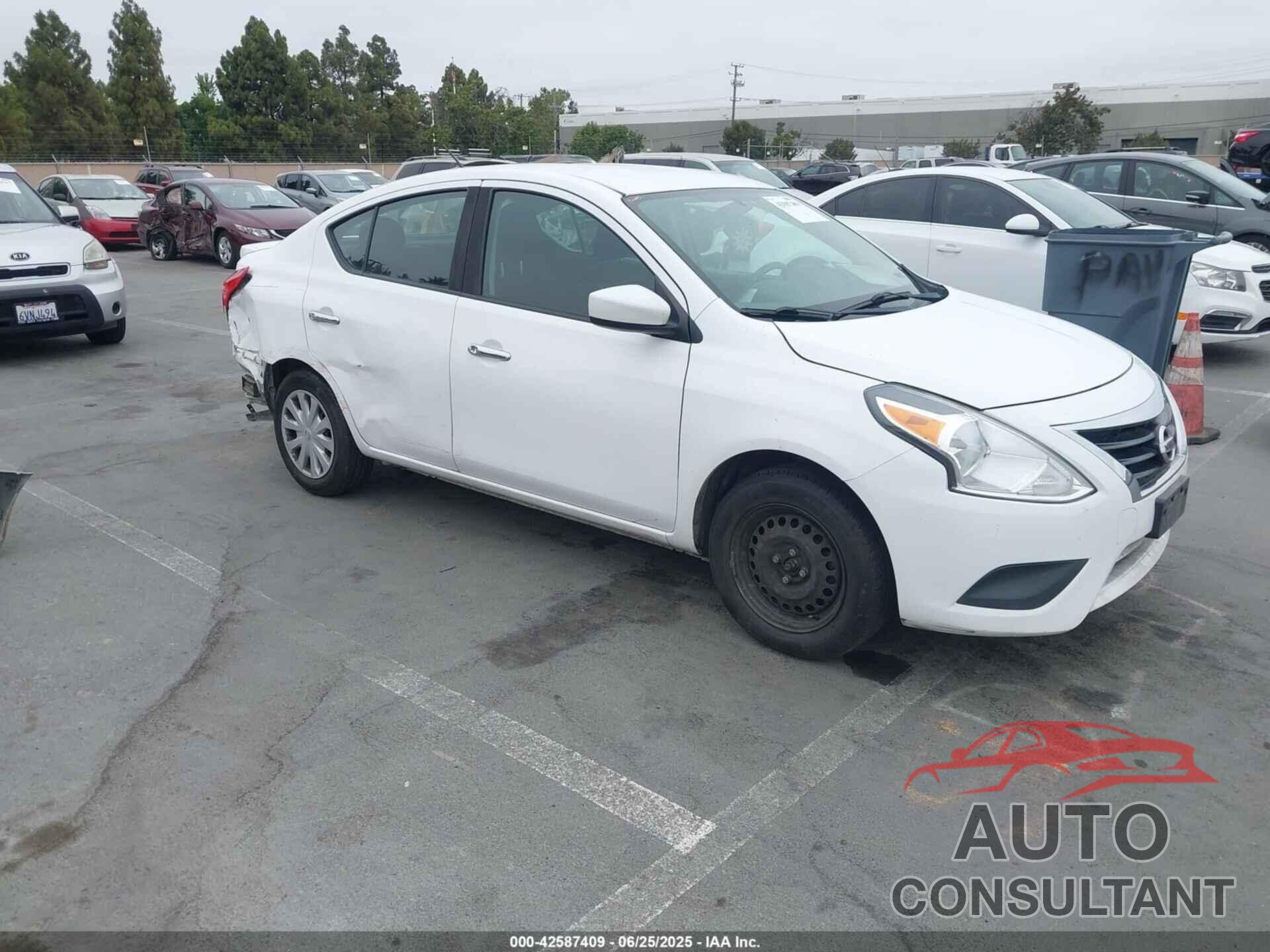 NISSAN VERSA 2018 - 3N1CN7AP5JL881451