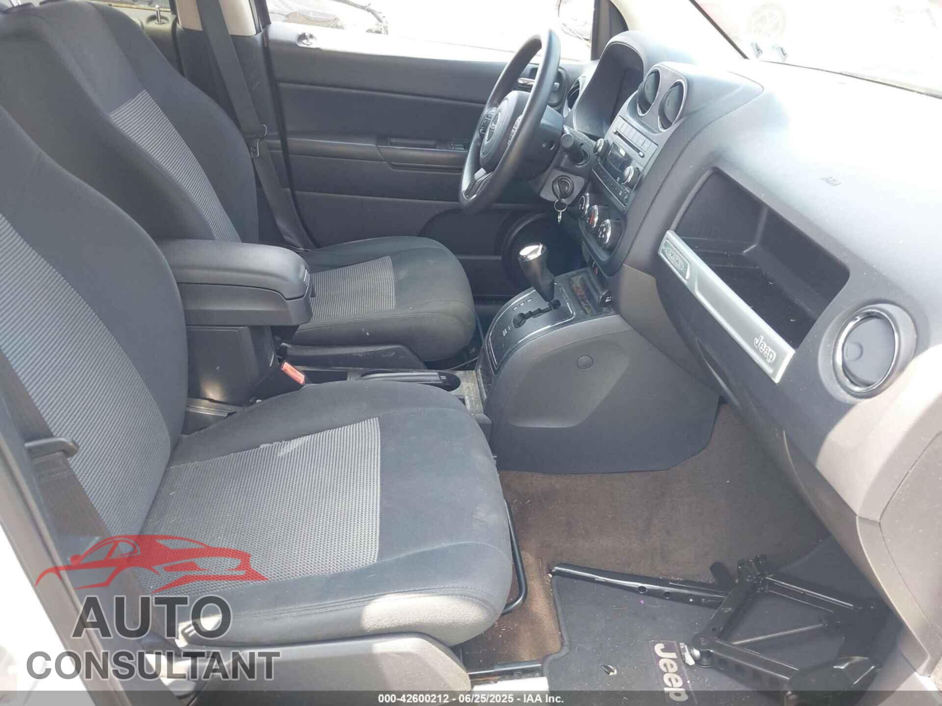 JEEP COMPASS 2015 - 1C4NJCBA8FD334143