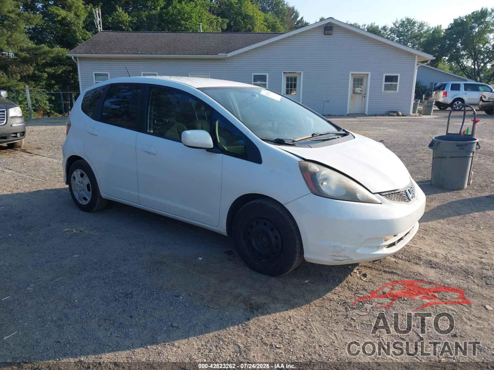 HONDA FIT 2013 - JHMGE8H32DC025143