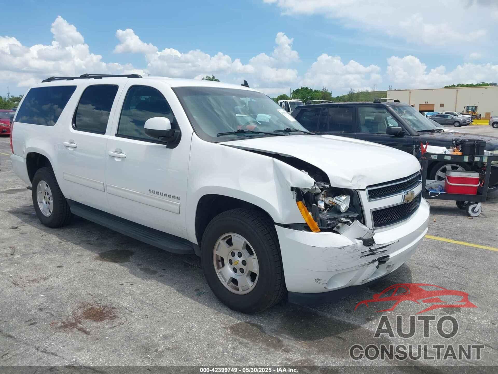CHEVROLET SUBURBAN 1500 2011 - 1GNSKHE3XBR239159